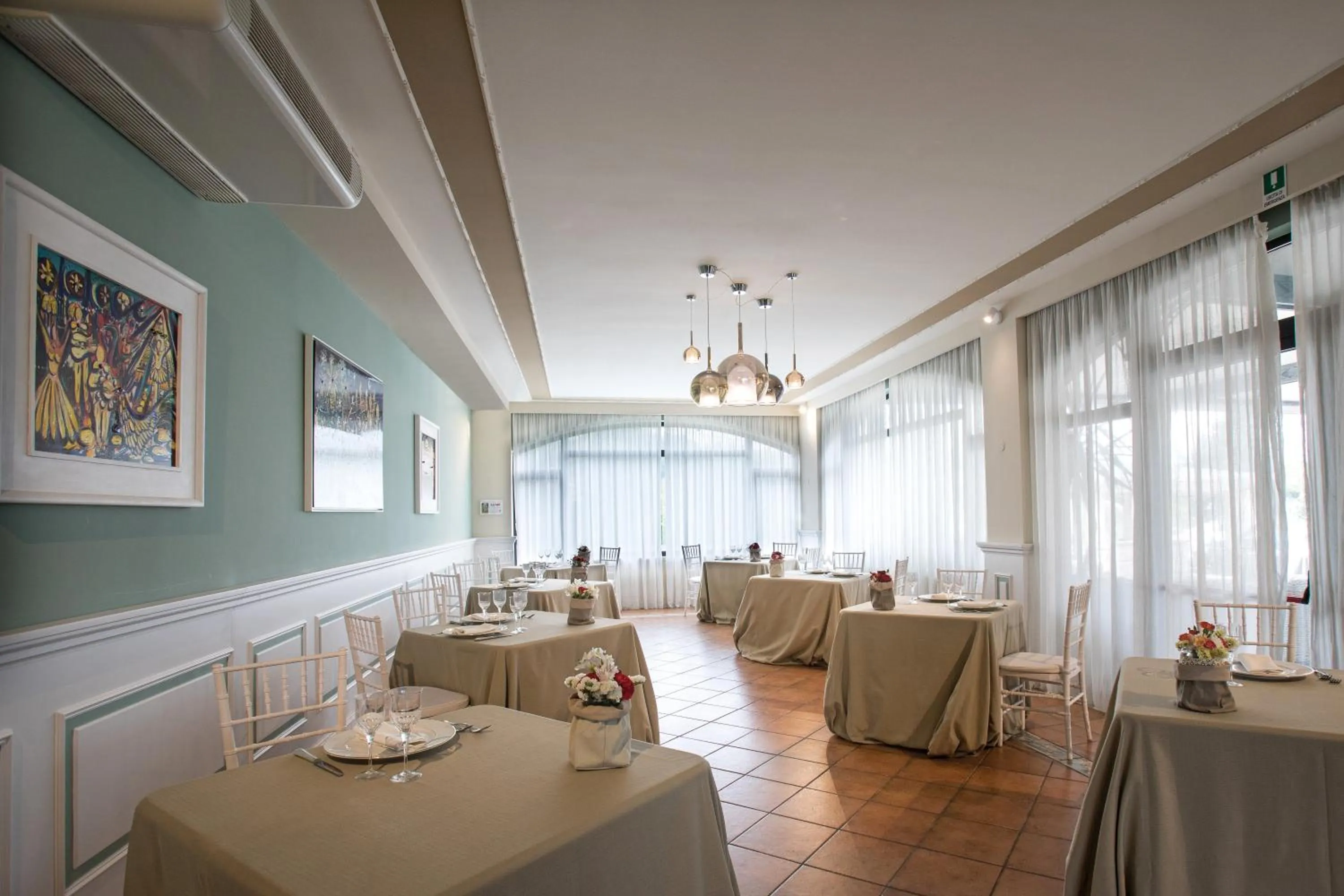 Restaurant/places to eat in Hotel Hermitage