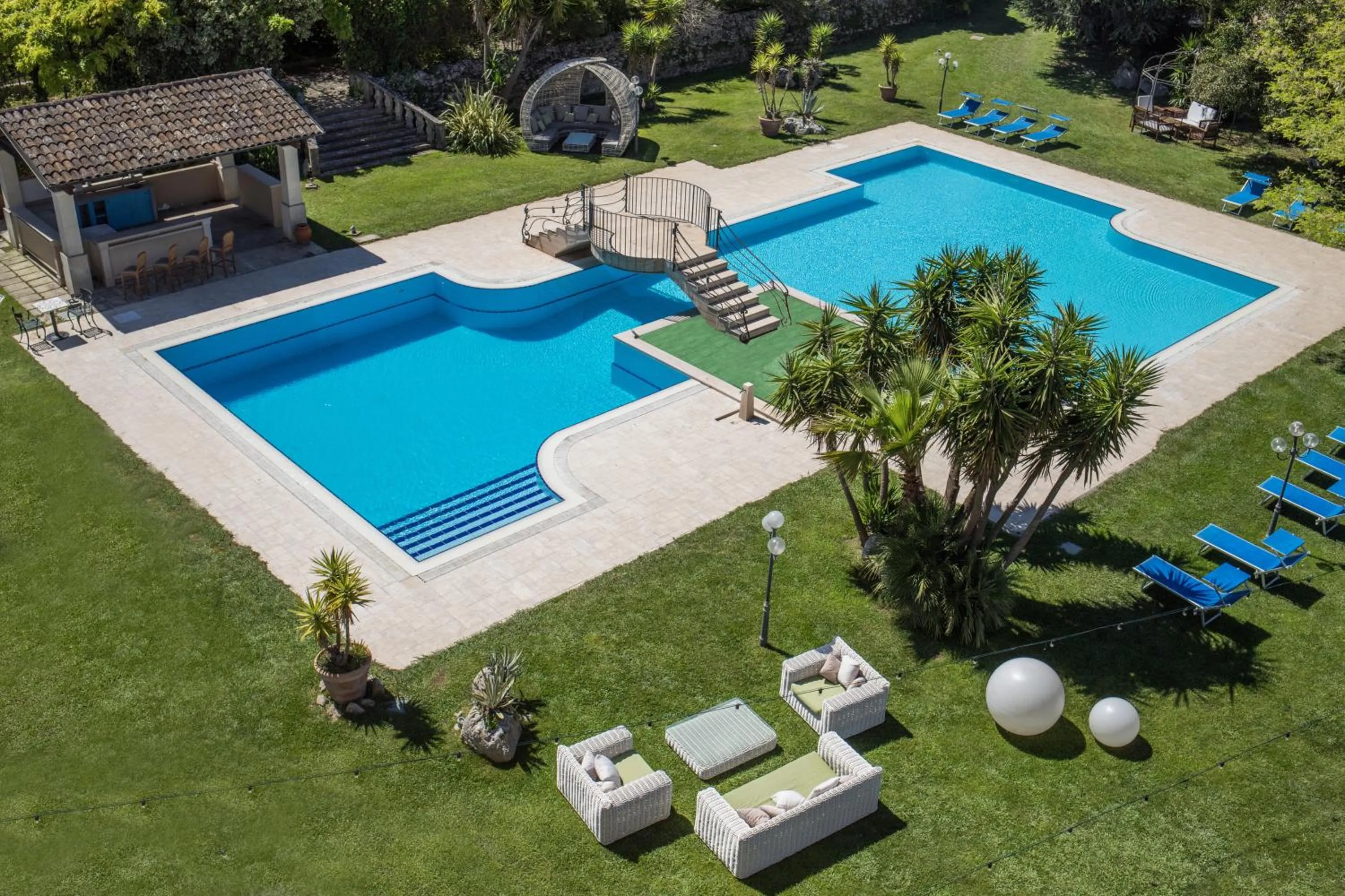 Pool view in Hotel Hermitage