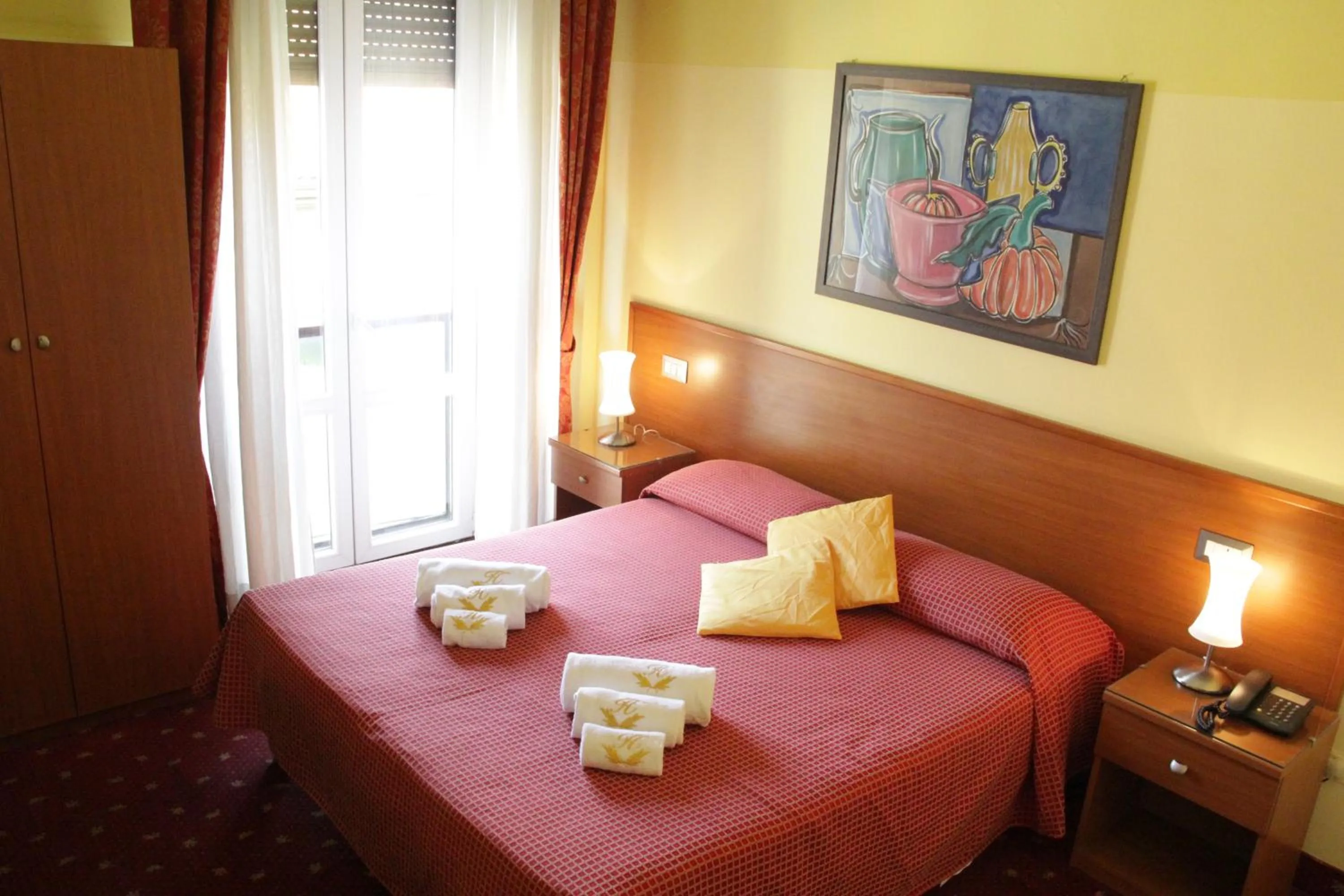 Bedroom, Bed in Hotel Lugano