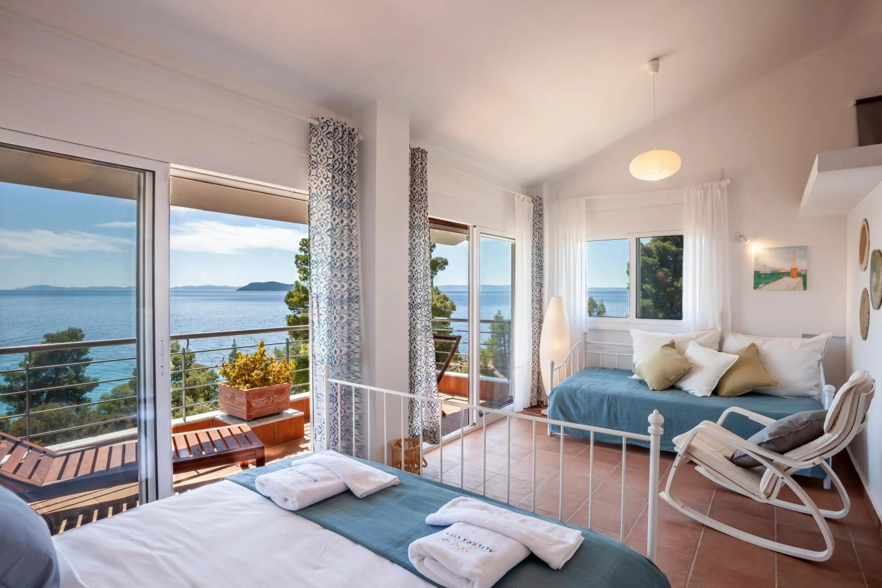 Sea view, Bed in Alterra Vita Homes By the Sea