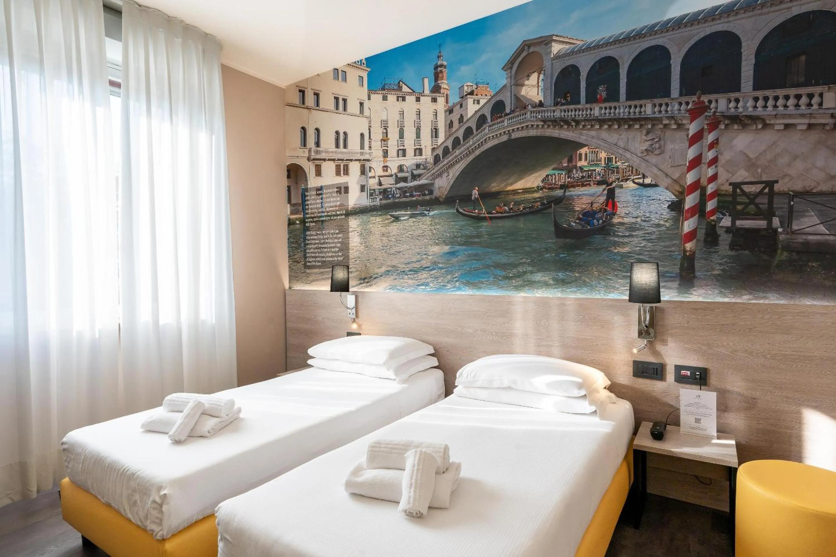 Bedroom, Bed in Jet Hotel, Sure Hotel Collection by Best Western