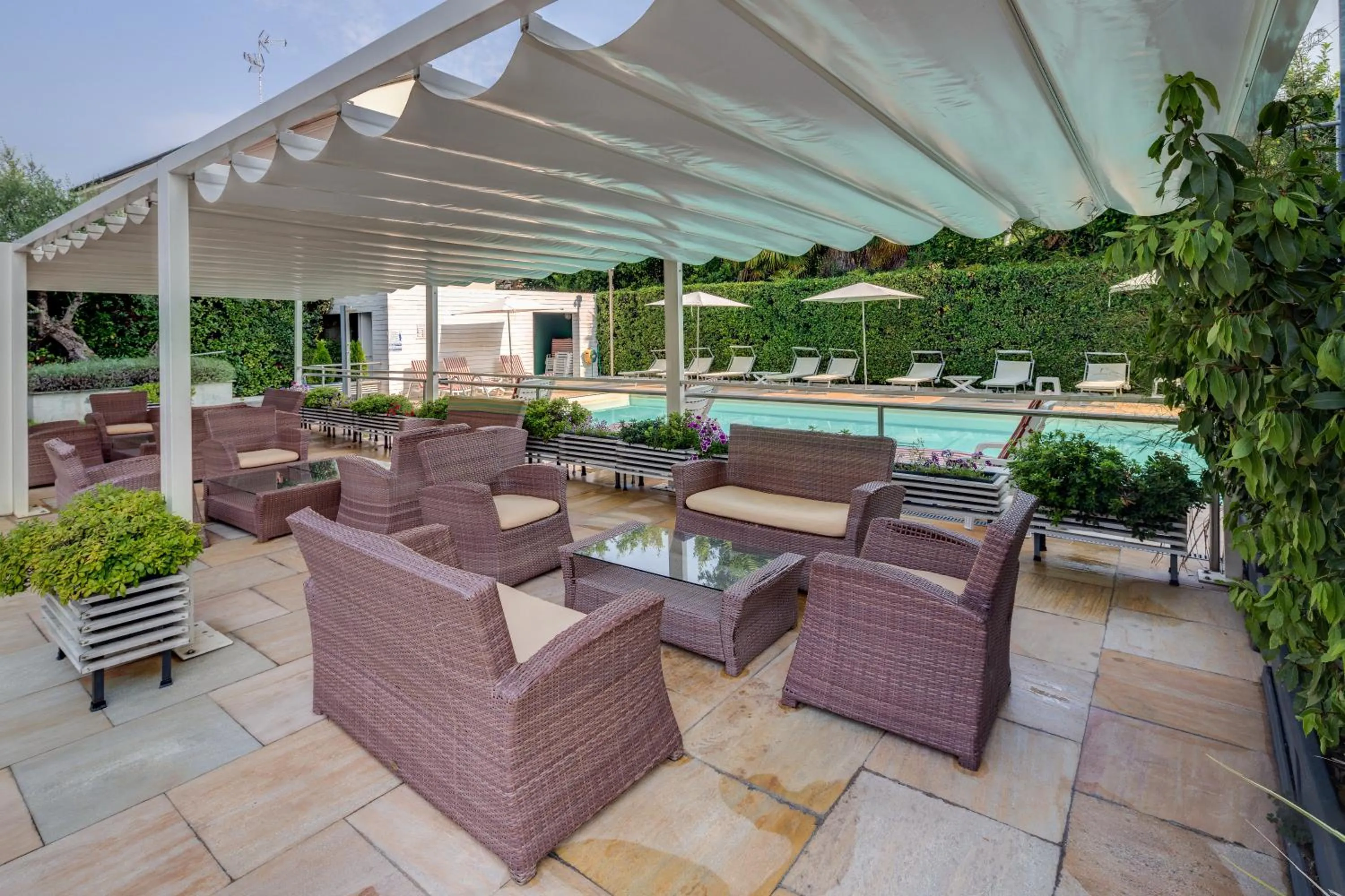 Swimming pool in Jet Hotel, Sure Hotel Collection by Best Western