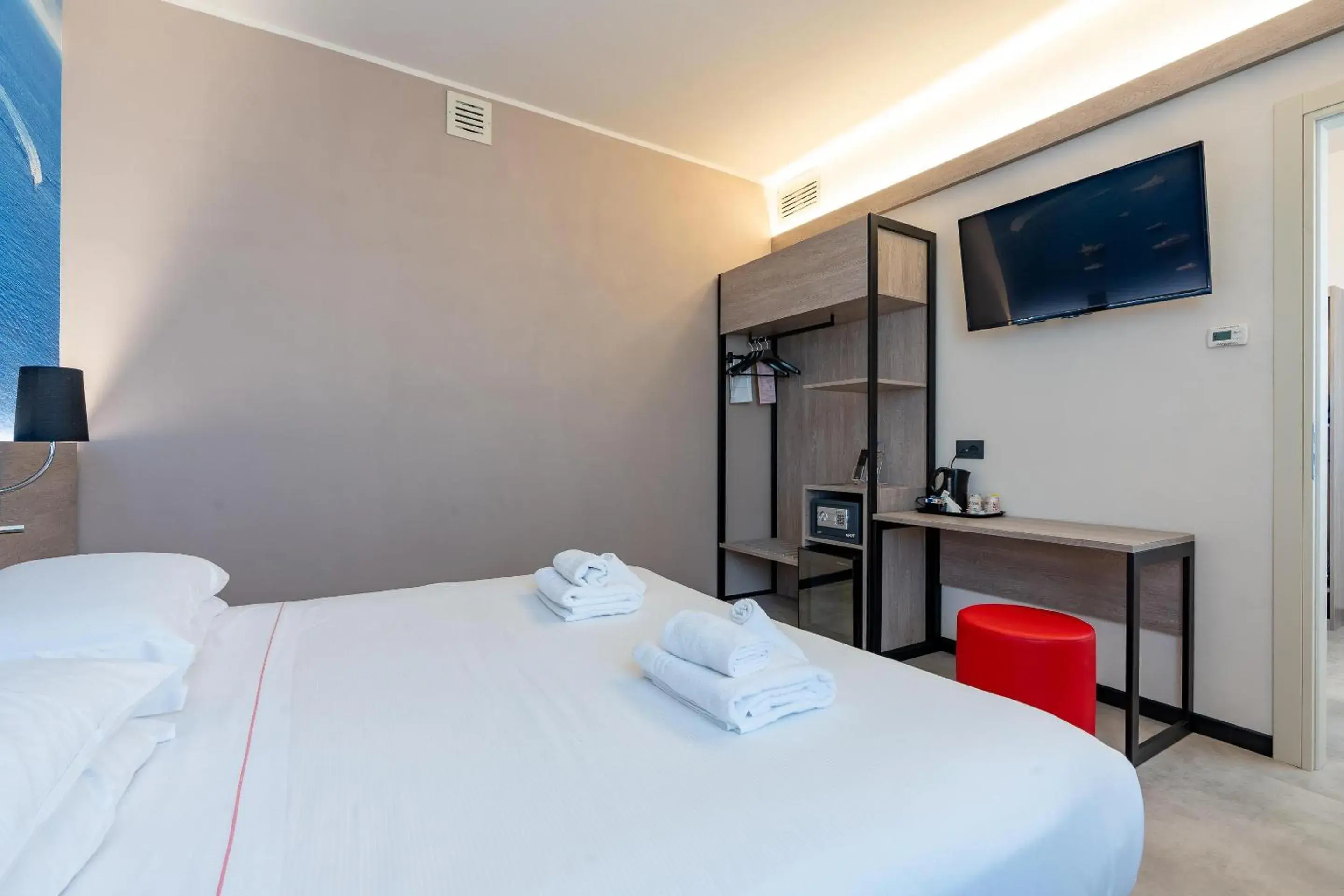 Superior King Room with Bunk Beds in Jet Hotel, Sure Hotel Collection by Best Western Superior King Room with Bunk Beds in Jet Hotel, Sure Hotel Collection by Best Western