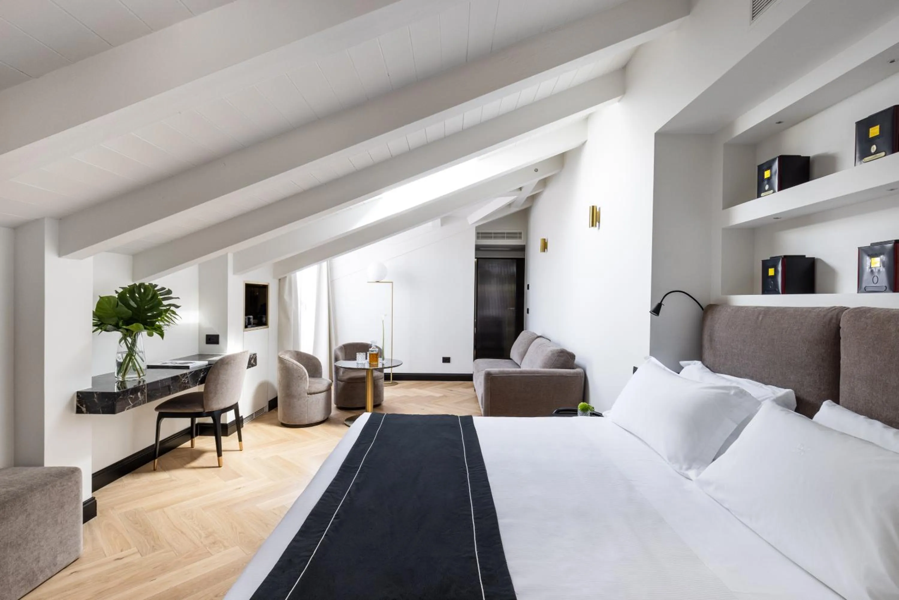 Bed in Hotel Continentale