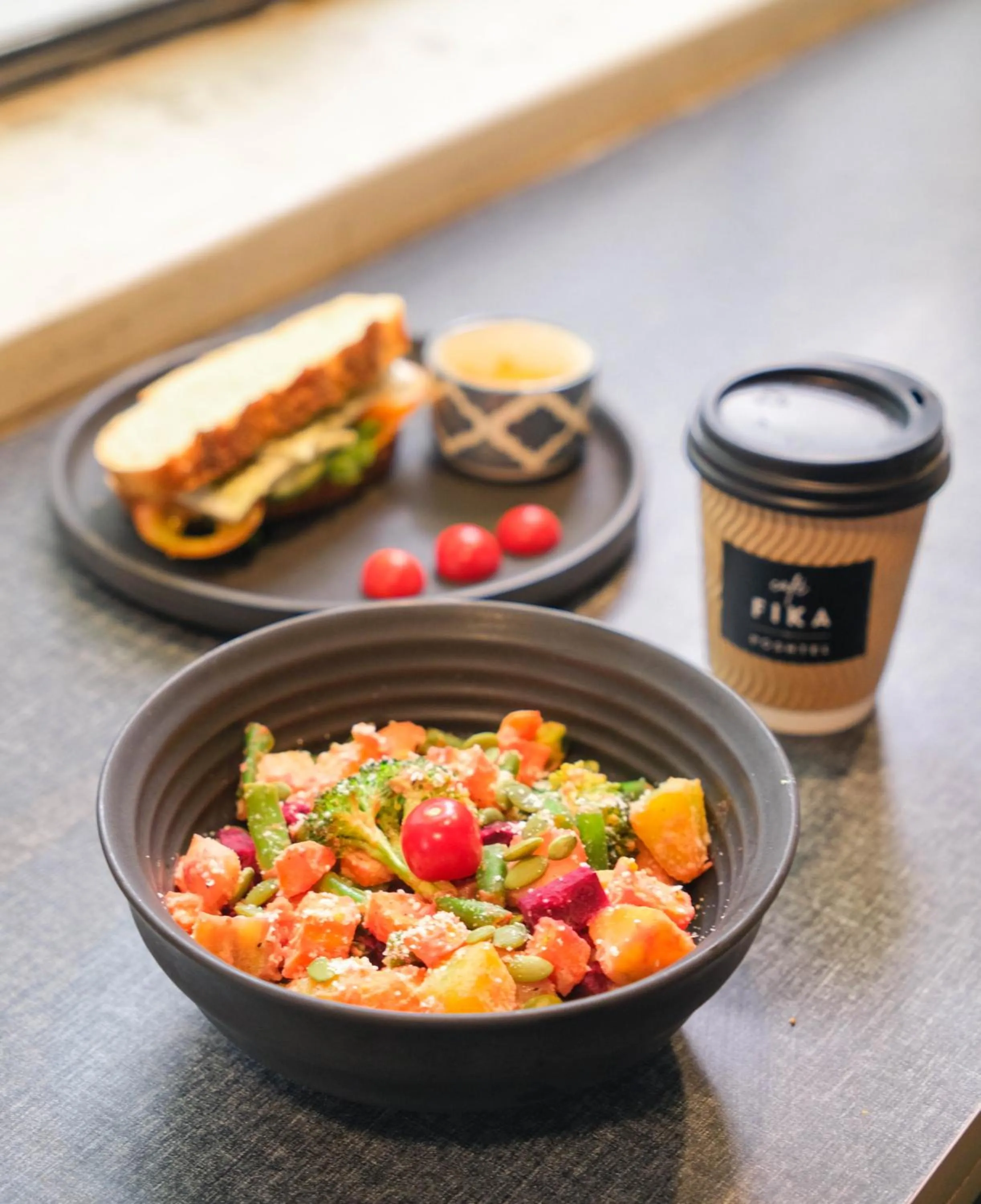 Restaurant/places to eat in Poshtel VNS