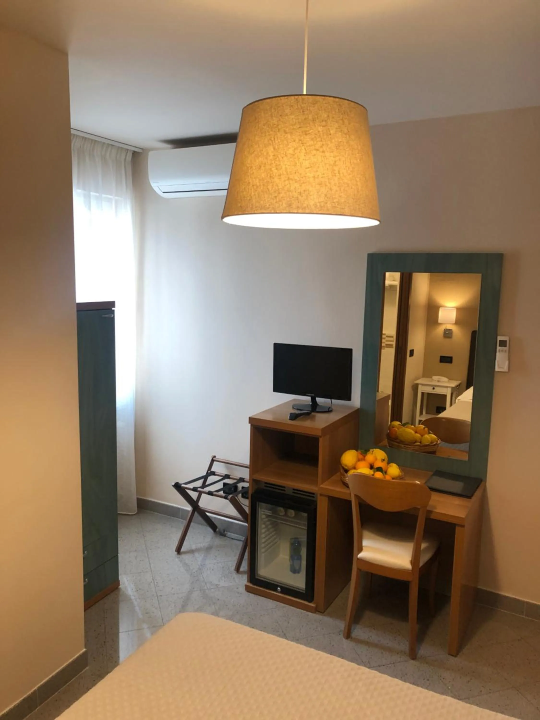 TV and multimedia in Hotel Di Stefano