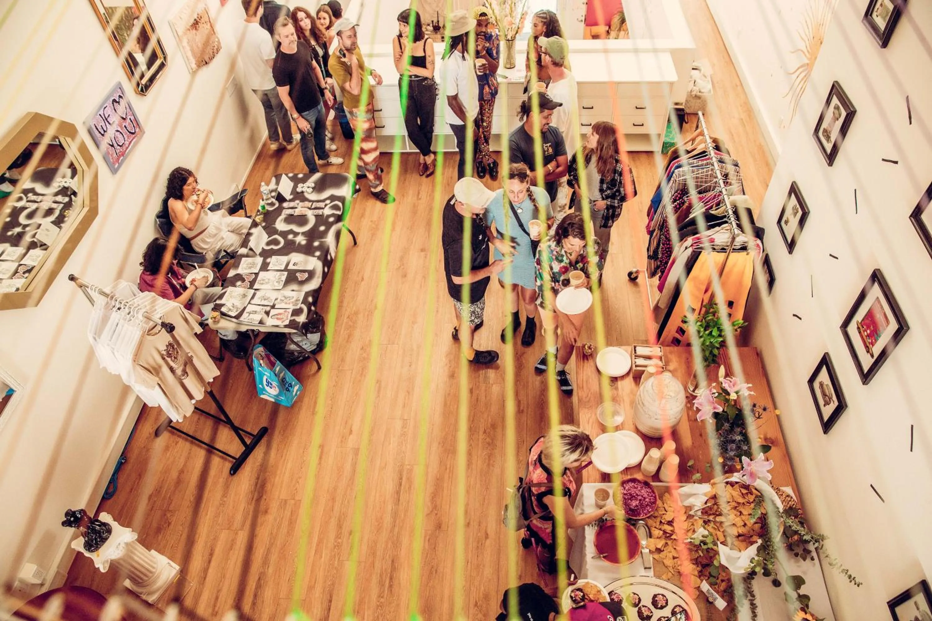 Dining area in STAY OPEN Venice Beach