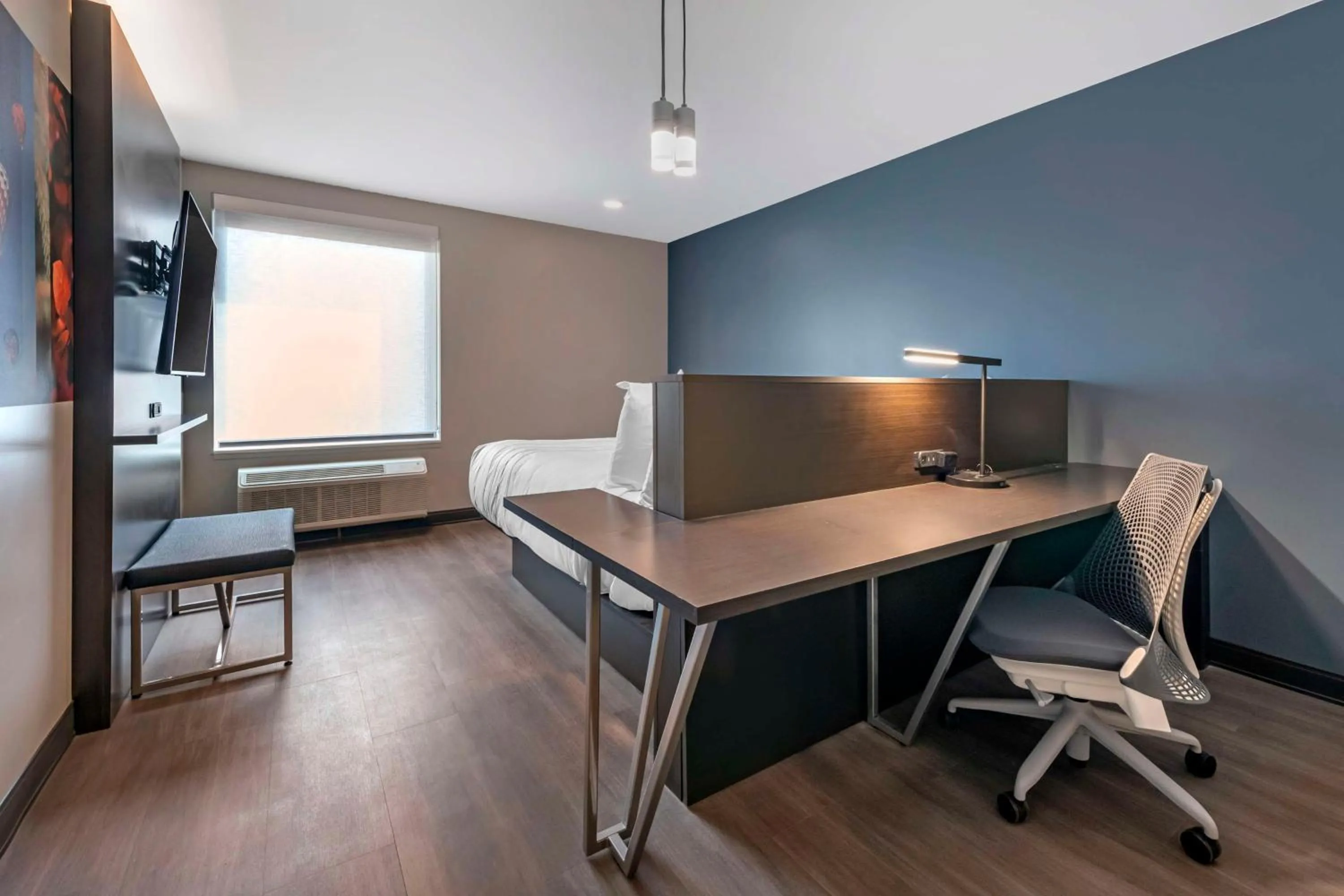 Bedroom in Vīb Hotel by Best Western Denver RiNo