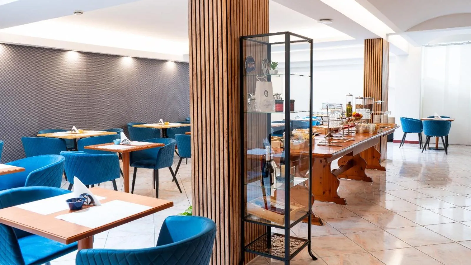 Breakfast in Hotel Diana