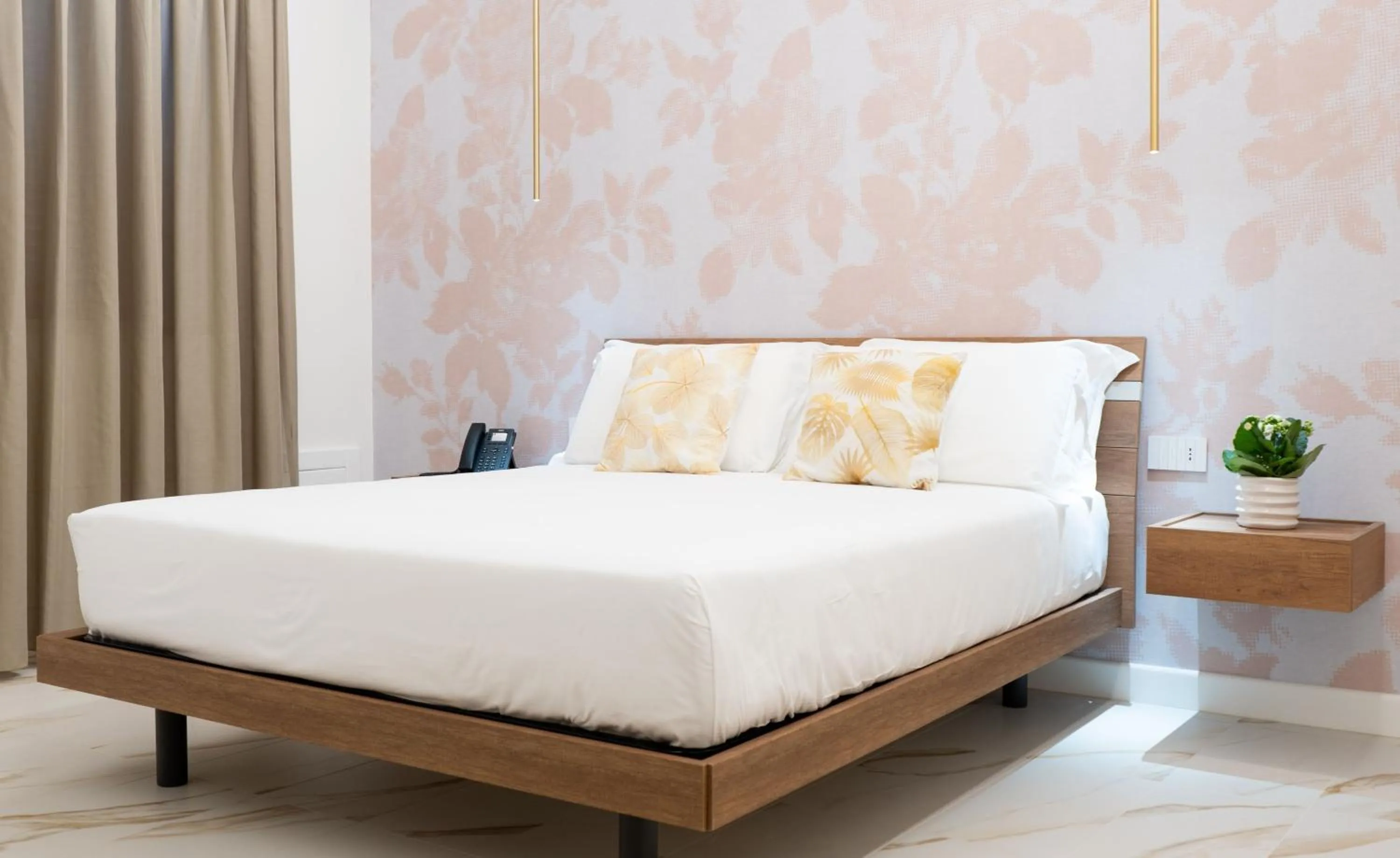 Bedroom, Bed in Hotel Diana