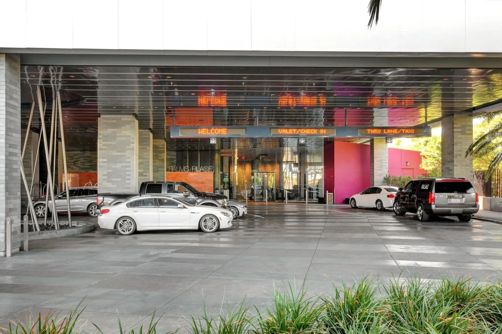 Private Luxury Panoramic Suite at Palms Place