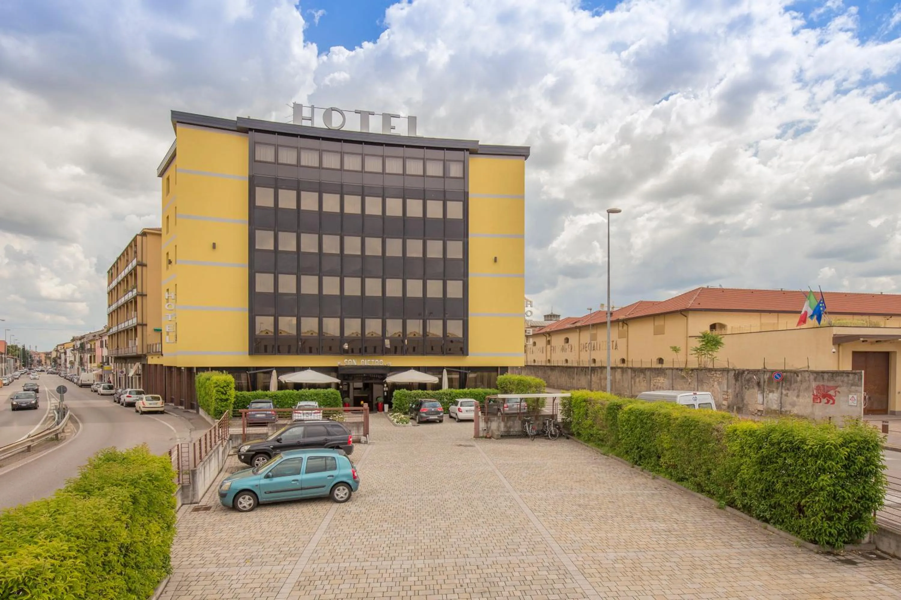Parking in Hotel San Pietro
