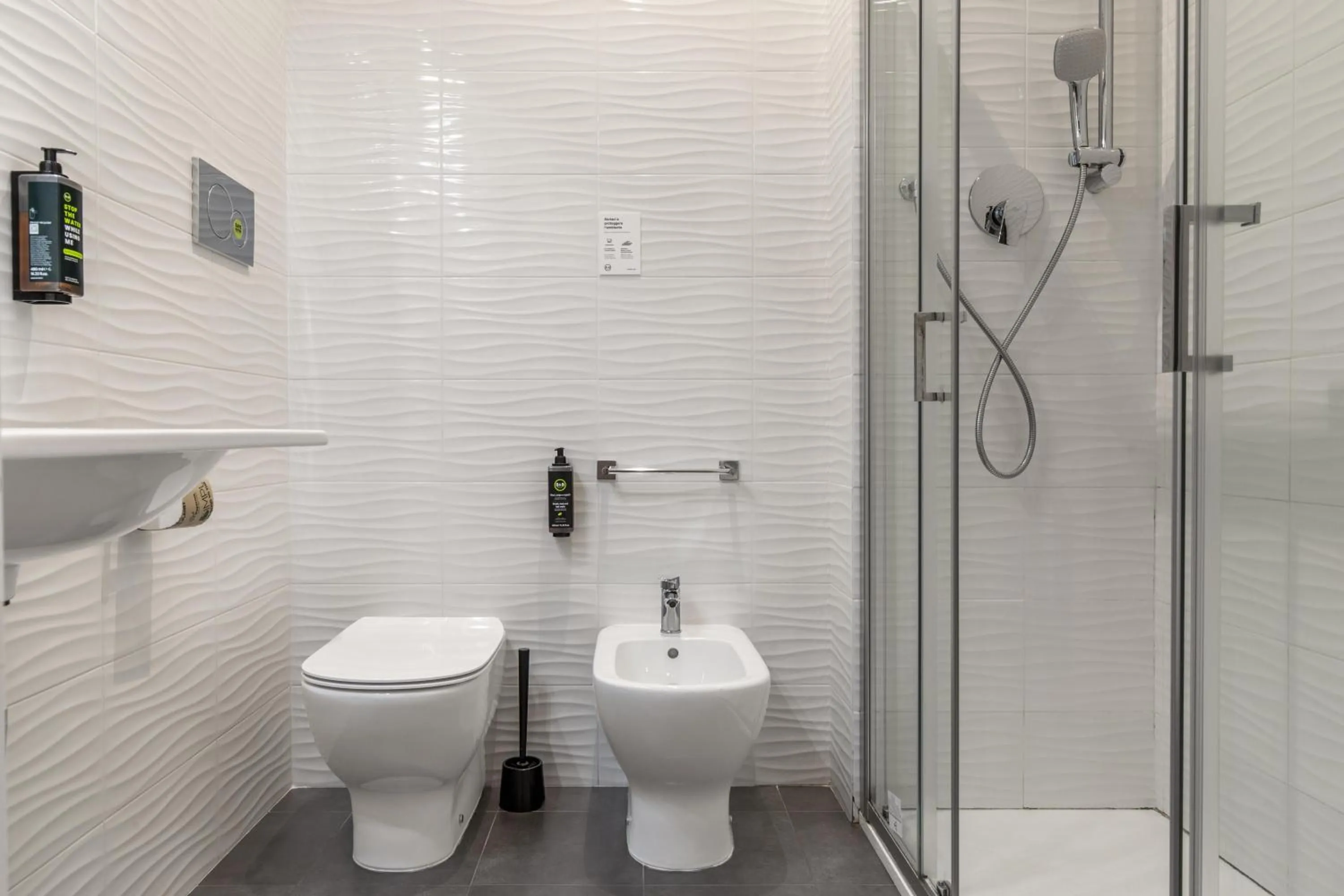 Bathroom in B&B Hotels Park Hotel Suisse Santa Margherita Ligure