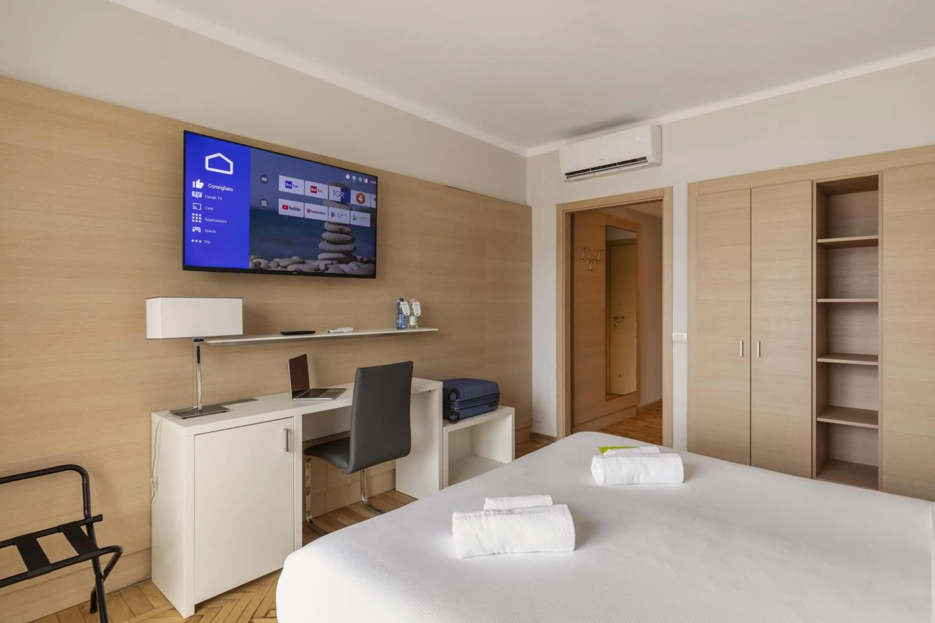 Photo of the whole room, Bed in B&B Hotels Park Hotel Suisse Santa Margherita Ligure