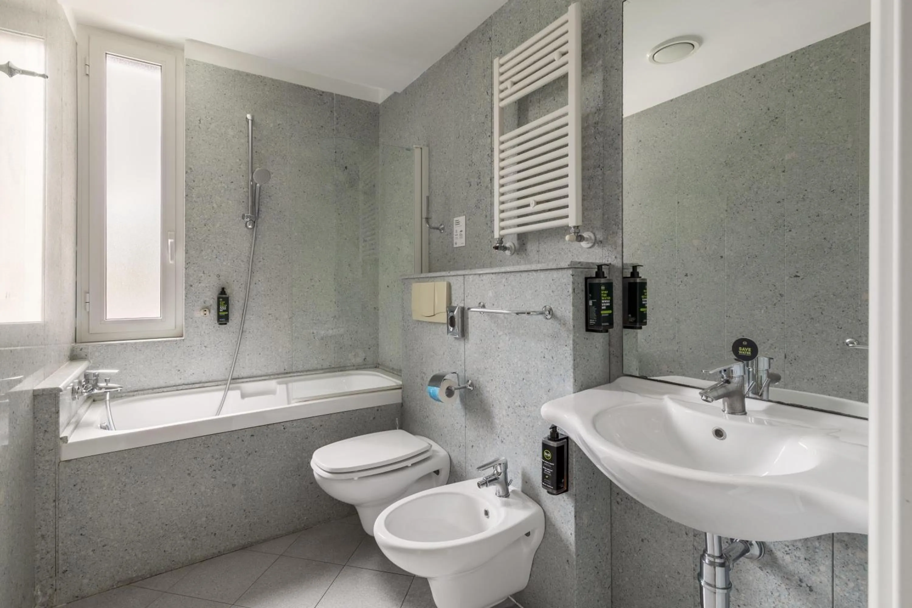 Bathroom in B&B Hotels Park Hotel Suisse Santa Margherita Ligure