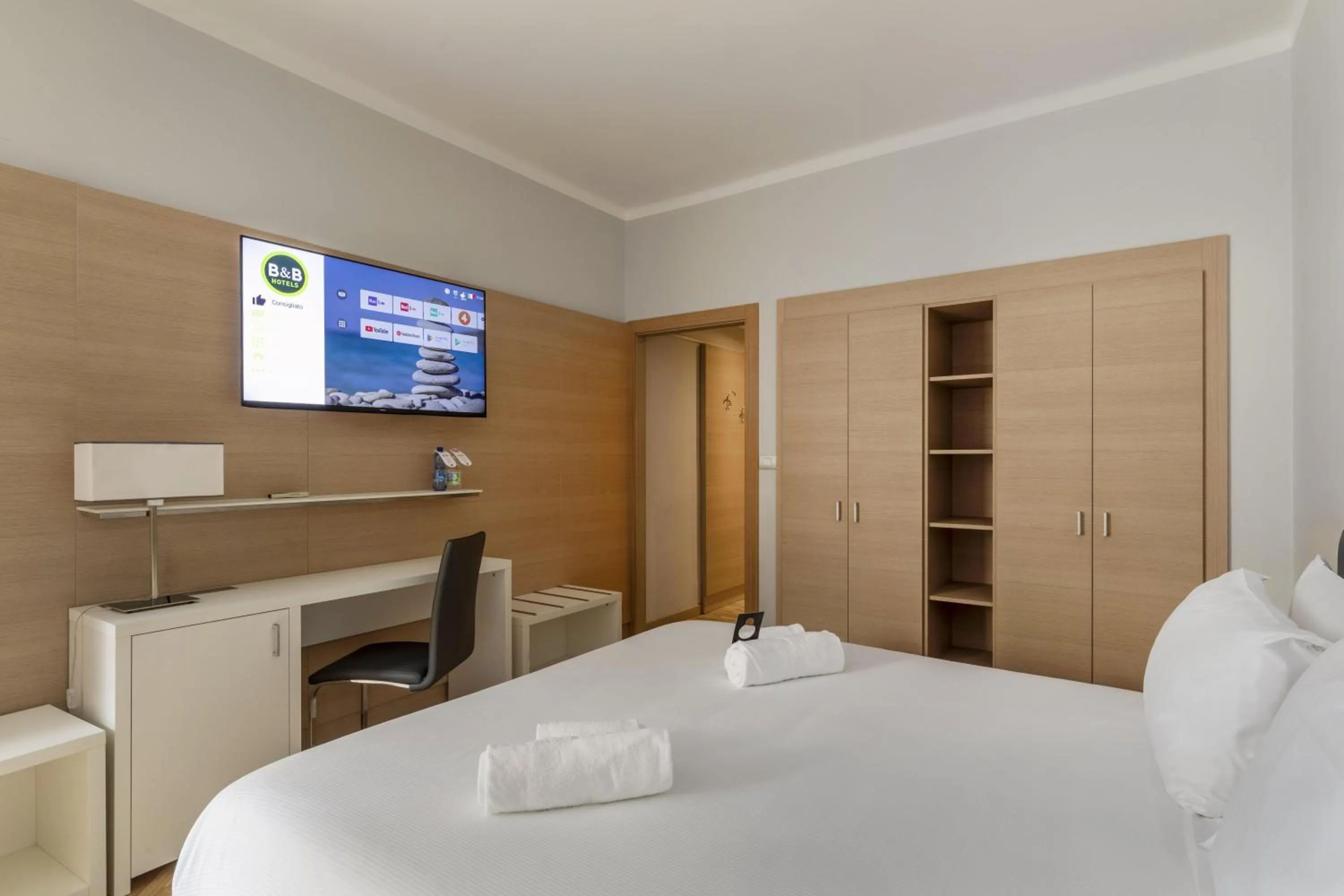 Photo of the whole room, Bed in B&B Hotels Park Hotel Suisse Santa Margherita Ligure