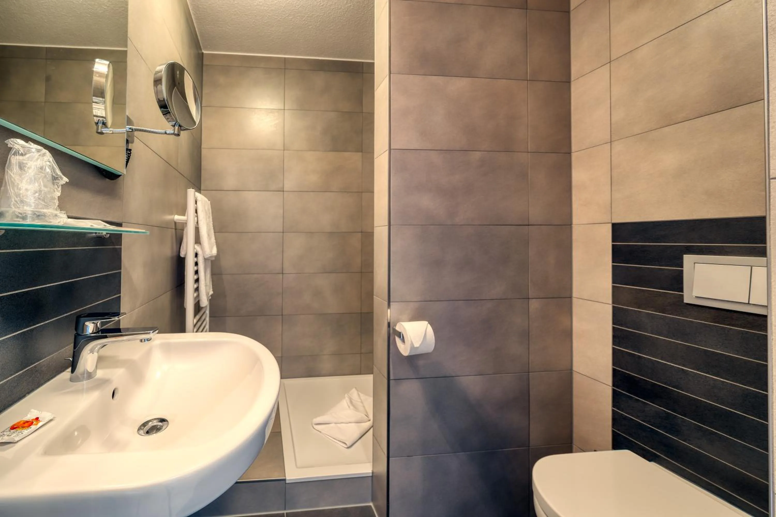 Bathroom in Hotel l'adresse garni