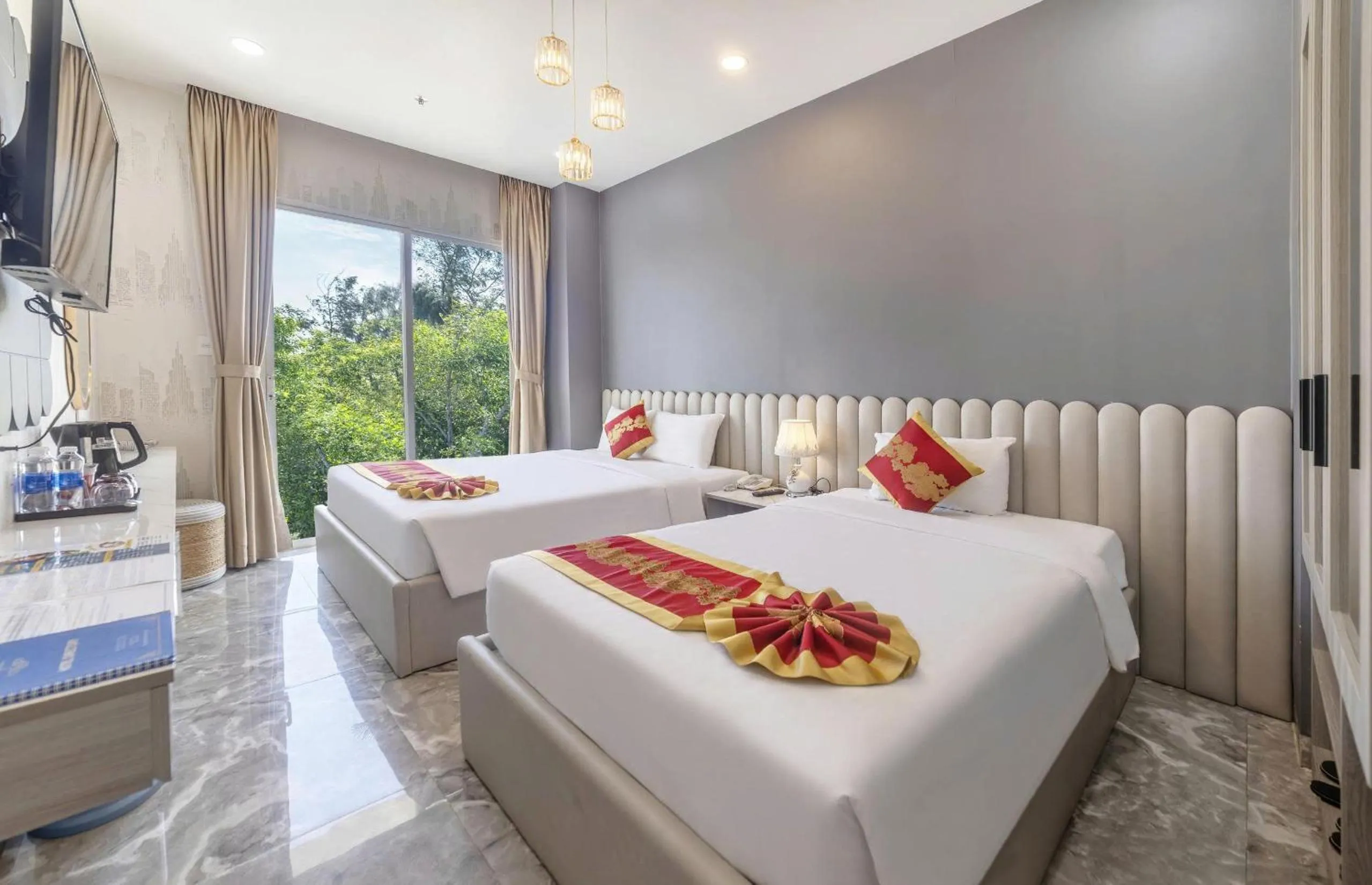 Bedroom, Bed in Tiffany Hotel & Restaurant