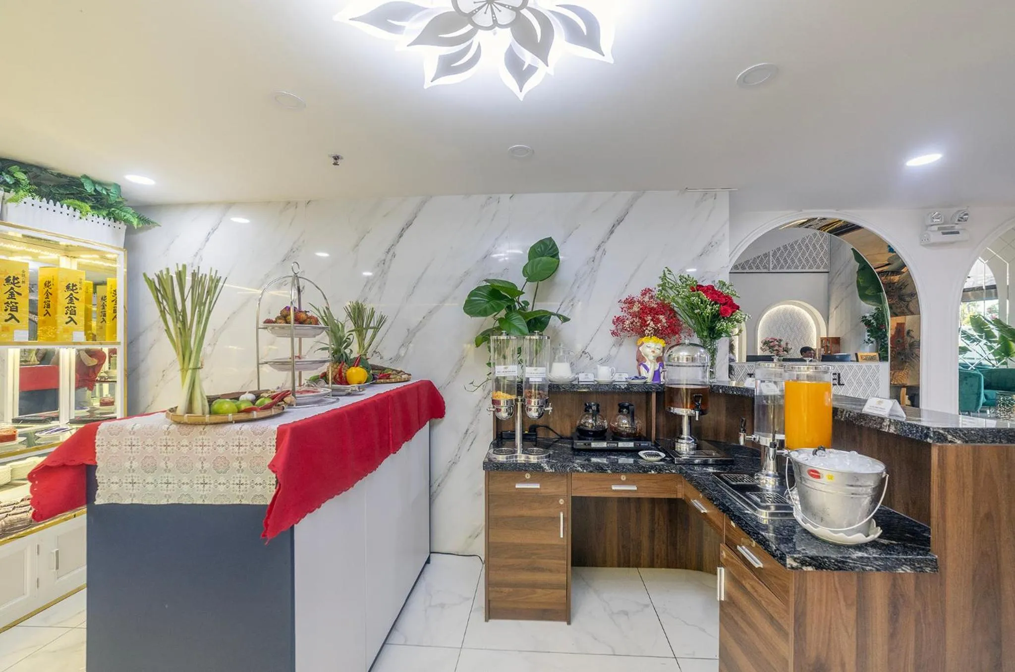 Food and drinks in Tiffany Hotel & Restaurant