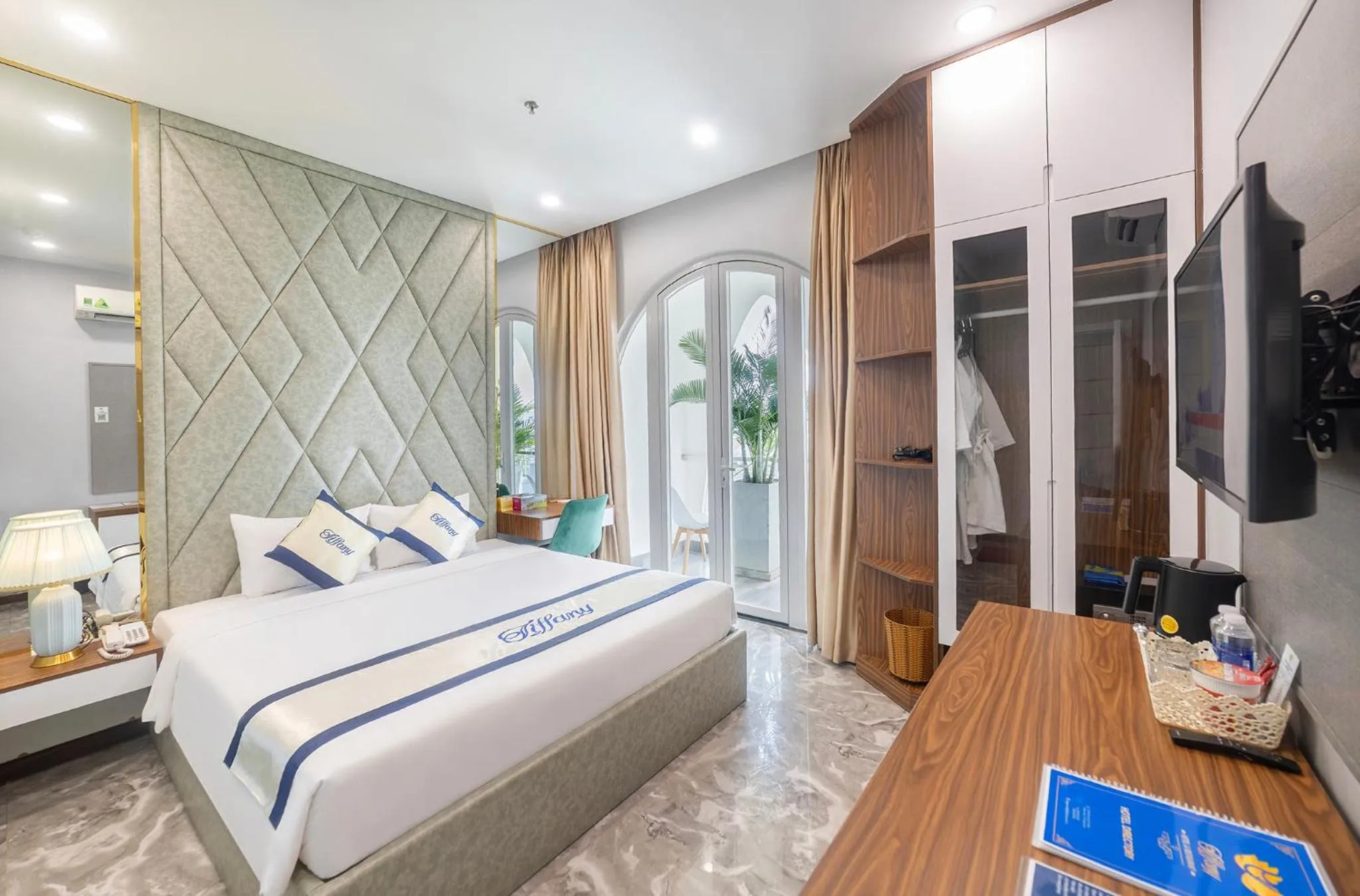 Bedroom, Bed in Tiffany Hotel & Restaurant