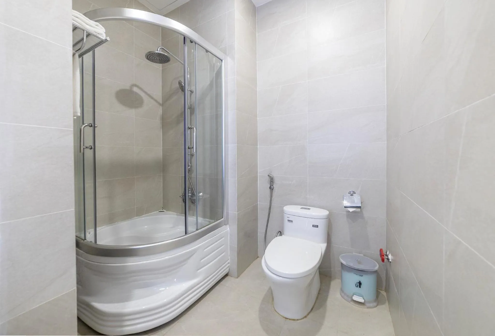 Bathroom in Tiffany Hotel & Restaurant