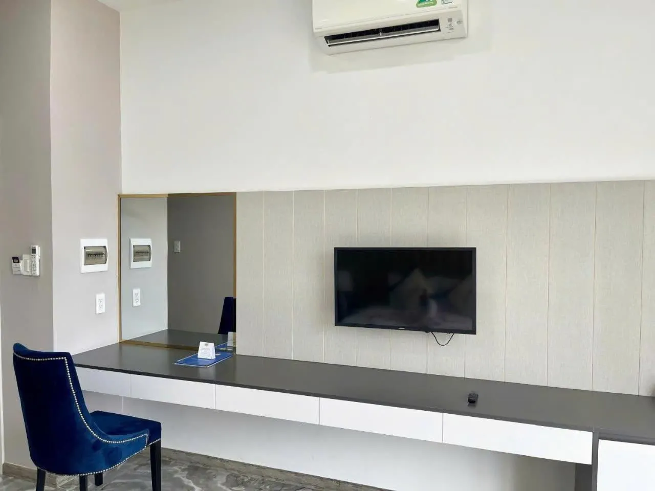 TV and multimedia in Tiffany Hotel & Restaurant