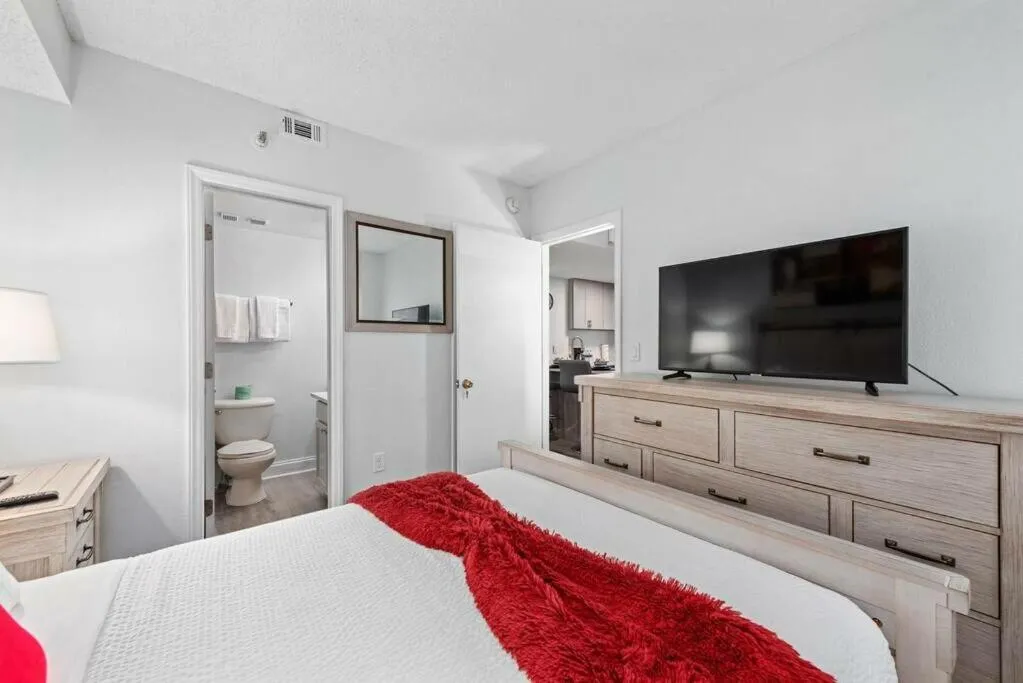 Other, Bed in The Enclave Hotel and Suites