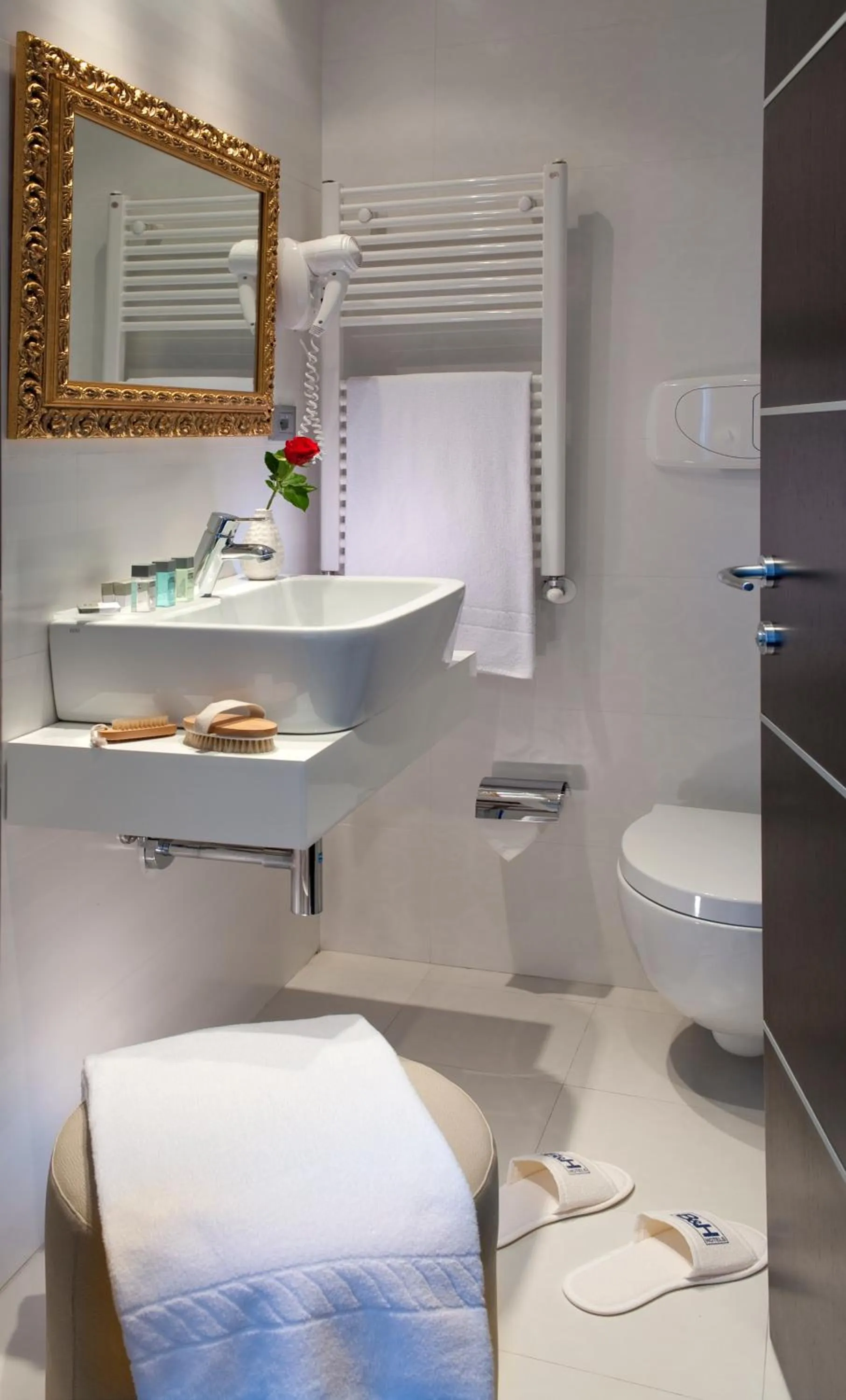 Bathroom in c-hotels Fiume