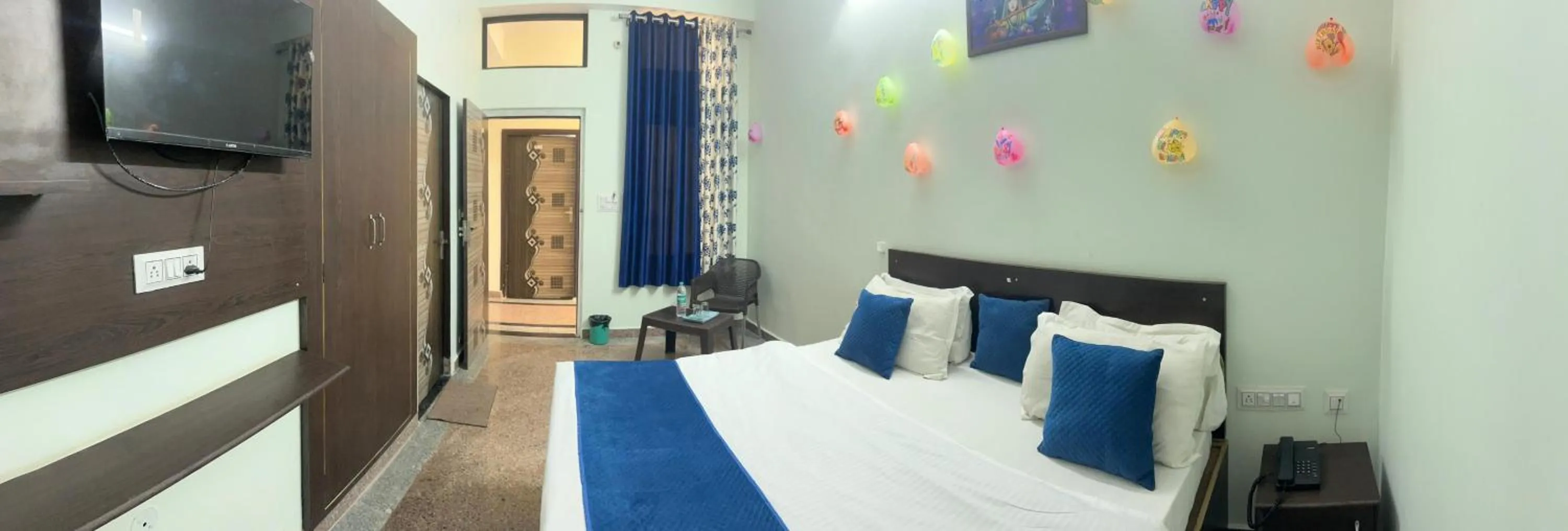 Bed in ASHOKA PALACE