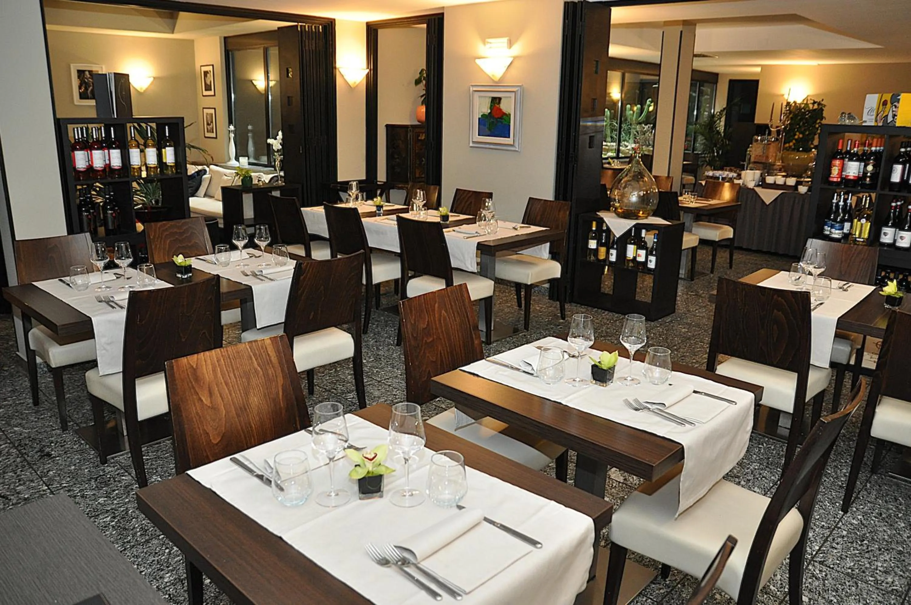 Restaurant/places to eat in Hotel Comtur