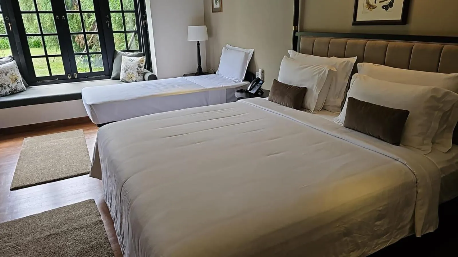 Bed in Chimneys Nuwara Eliya