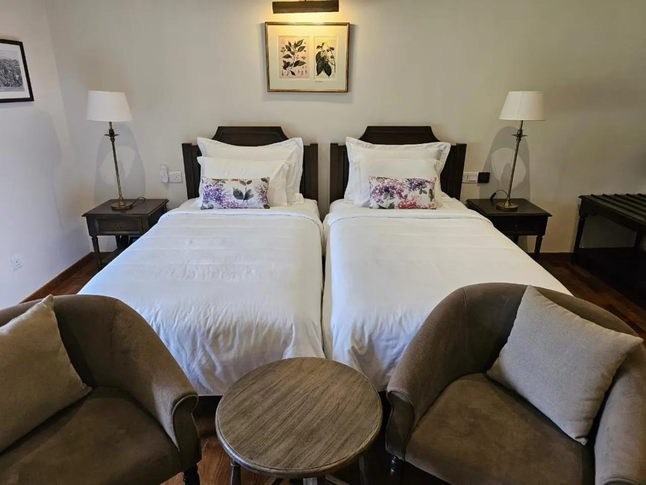 Bed in Chimneys Nuwara Eliya