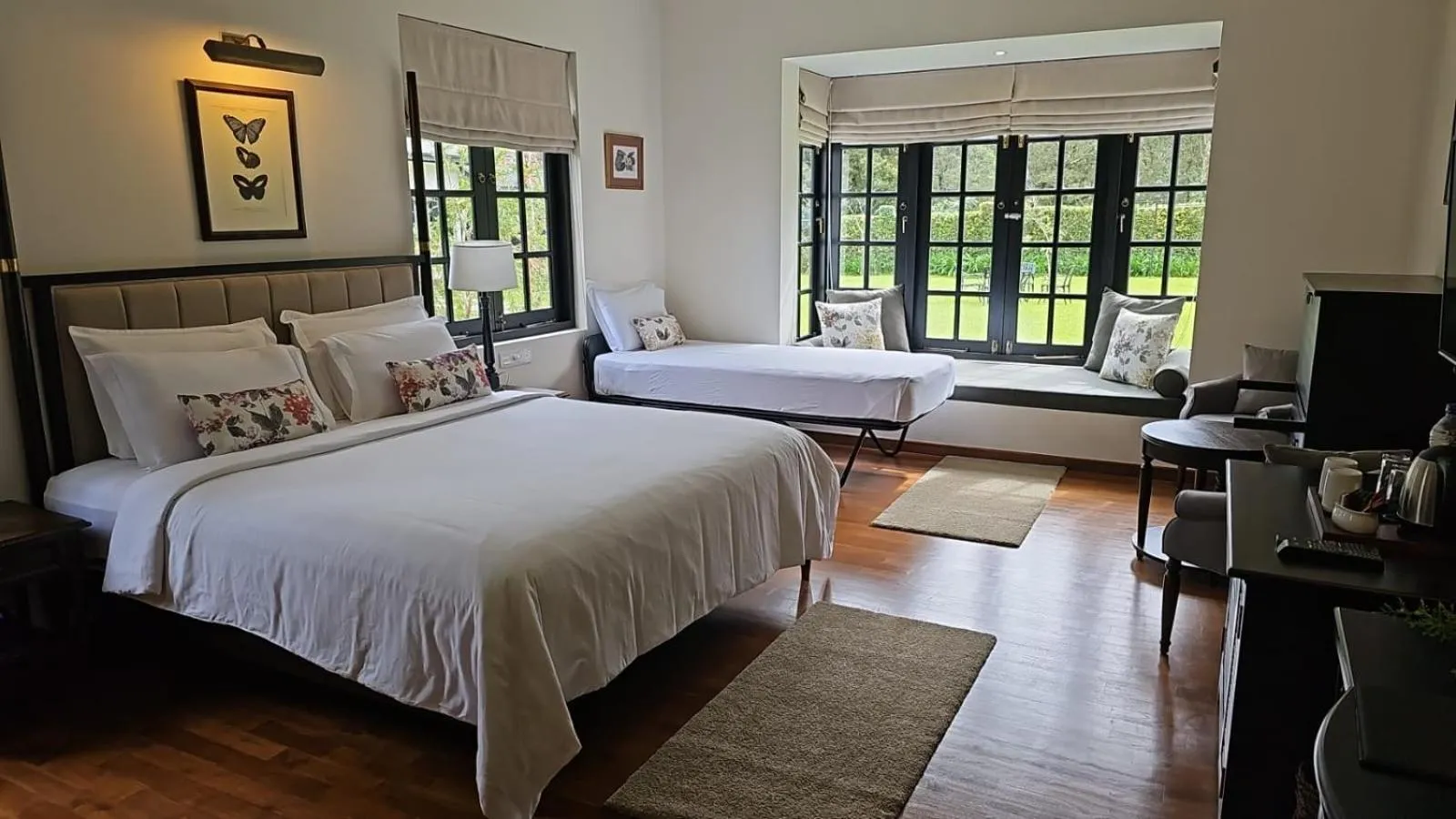 Bed in Chimneys Nuwara Eliya