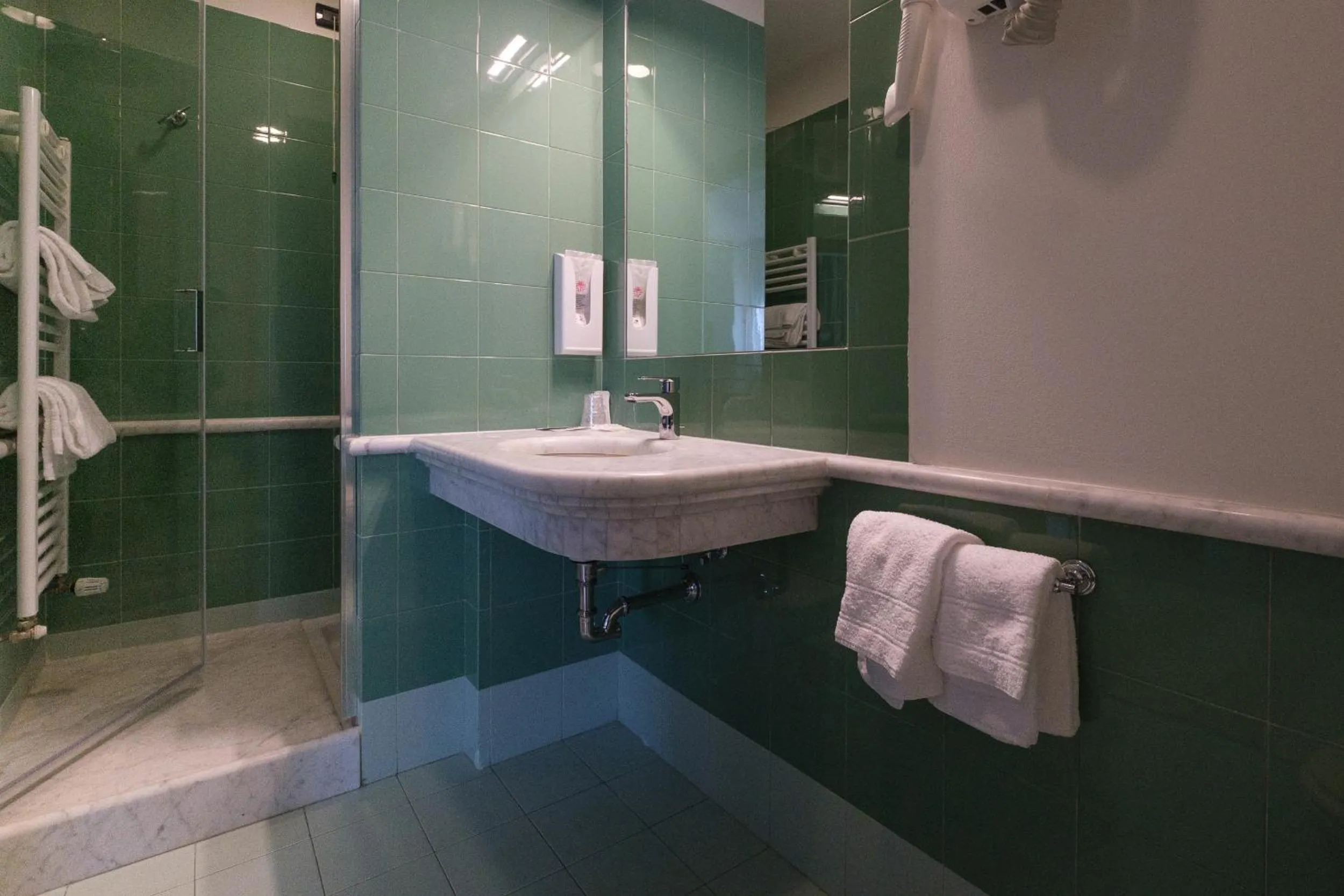 Bathroom in Hotel Portavaldera