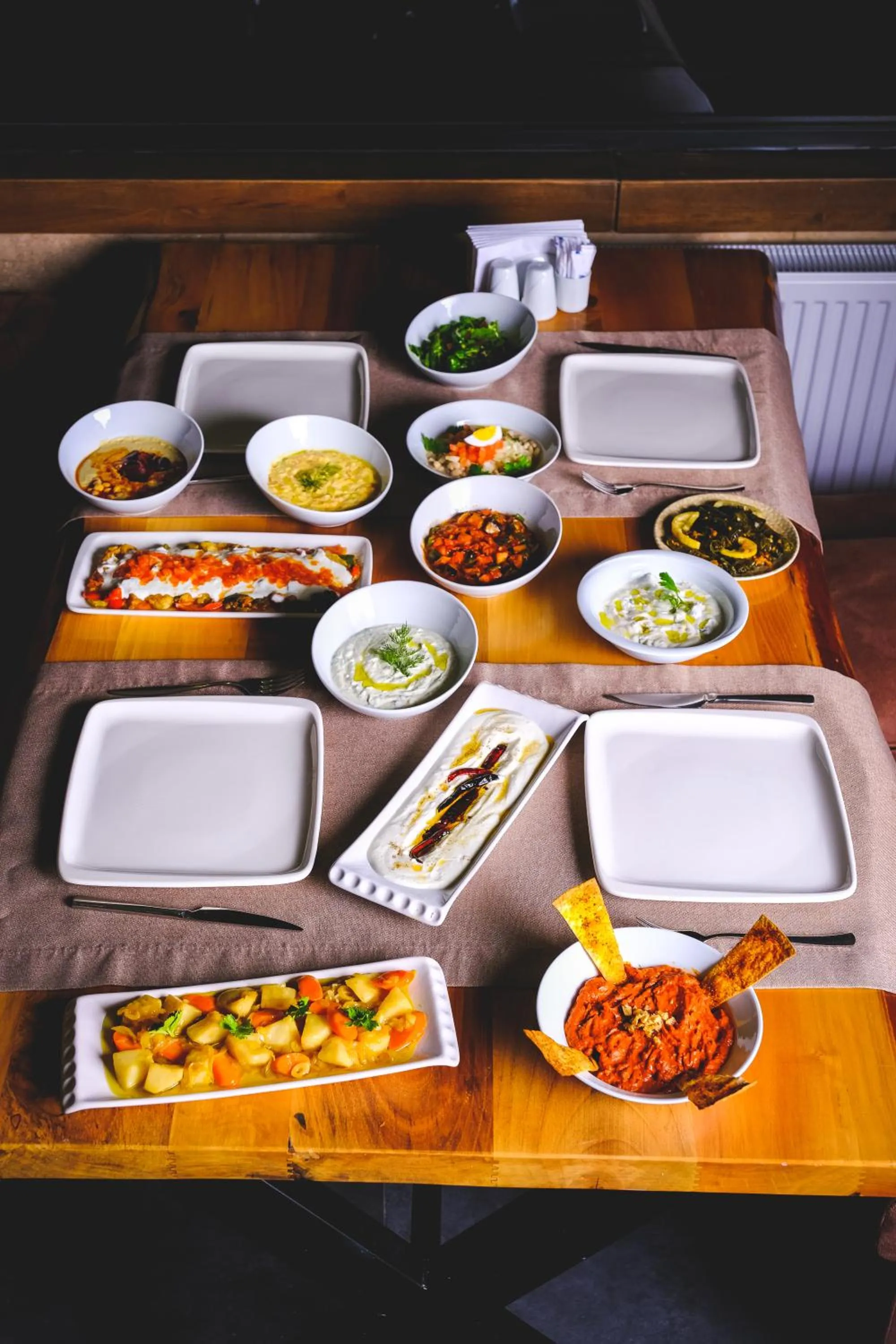 Restaurant/places to eat in INN TOWN HOTEL