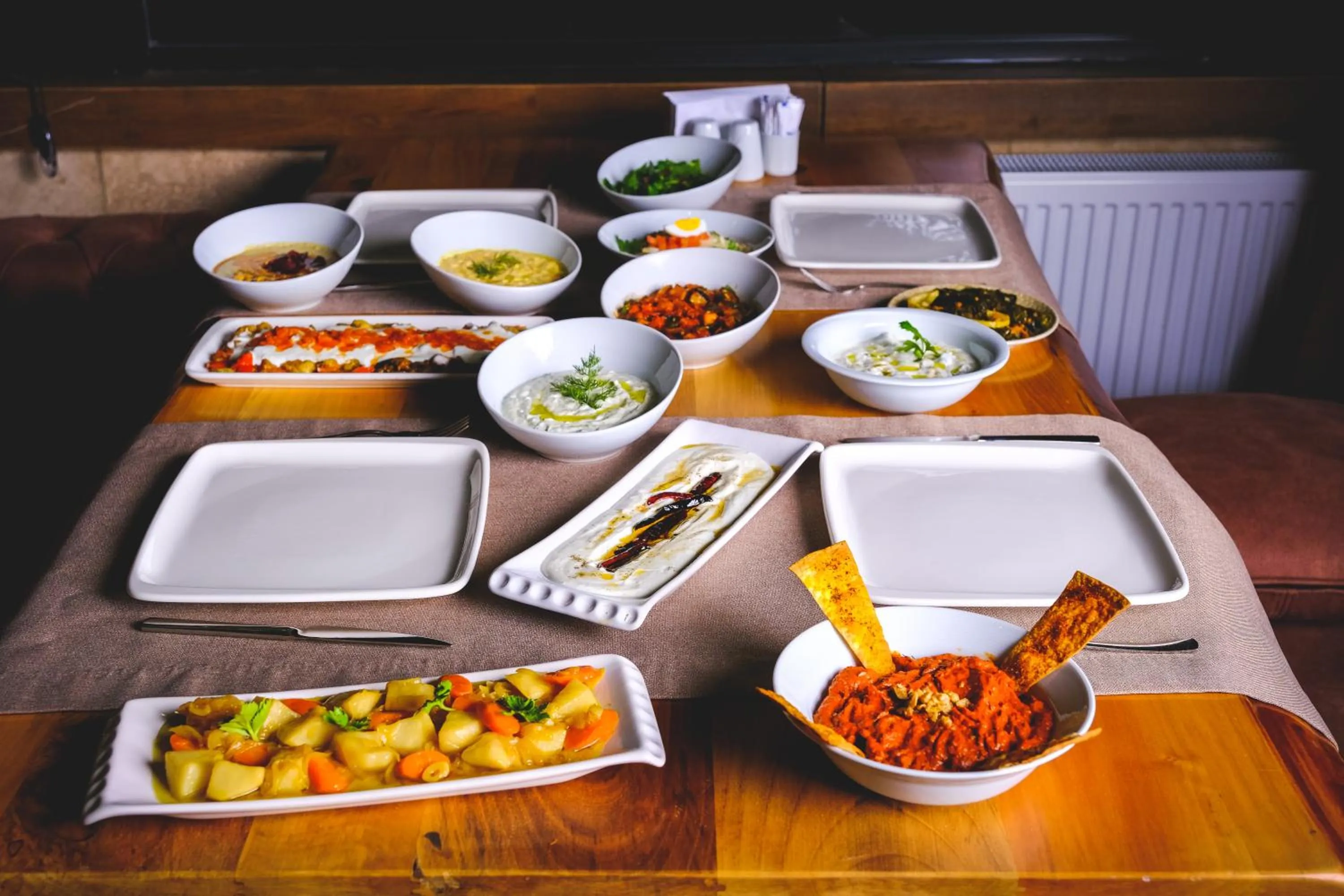 Restaurant/places to eat in INN TOWN HOTEL