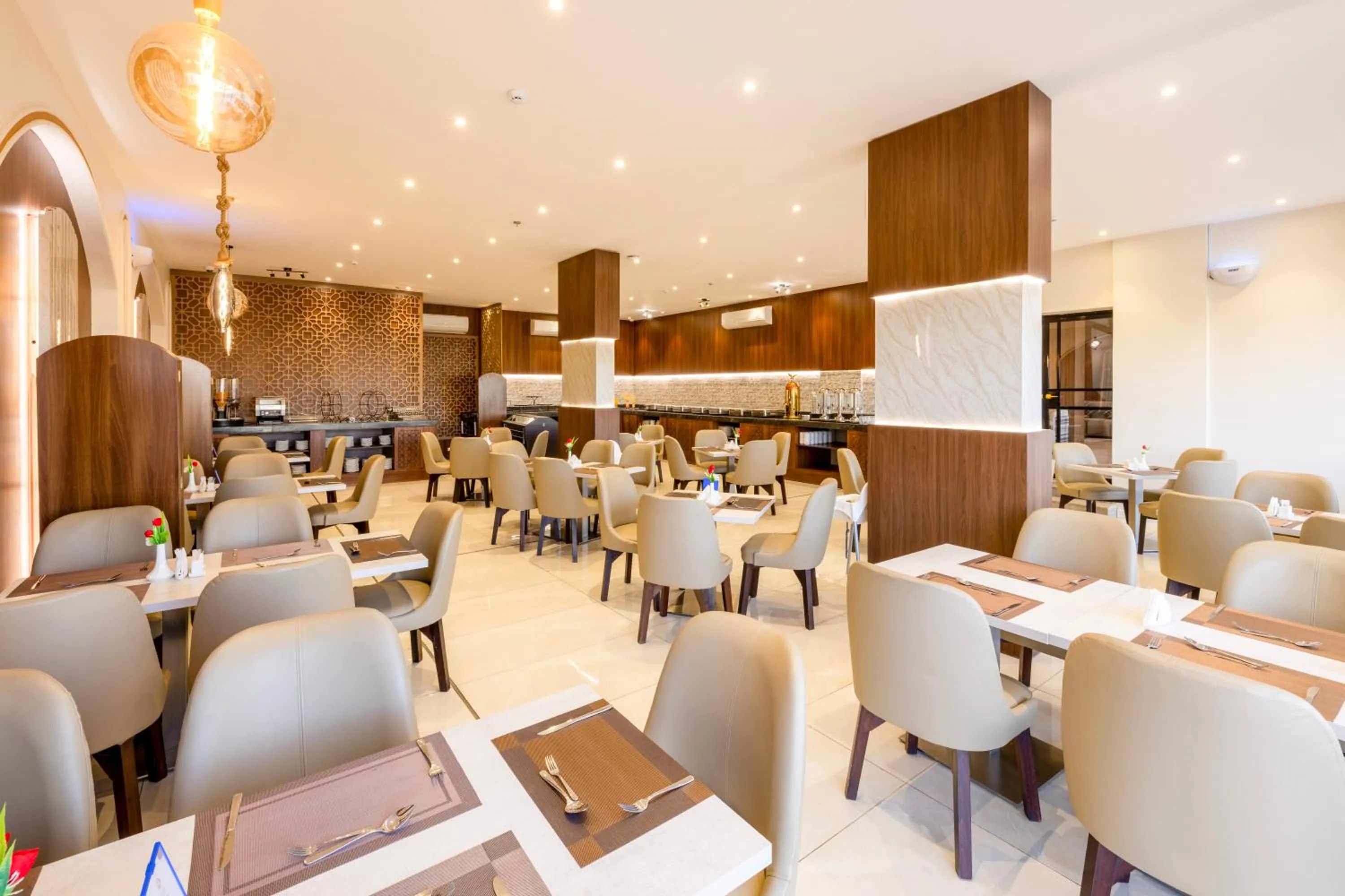 Restaurant/places to eat in Enala Hotel Apartments- Tabuk