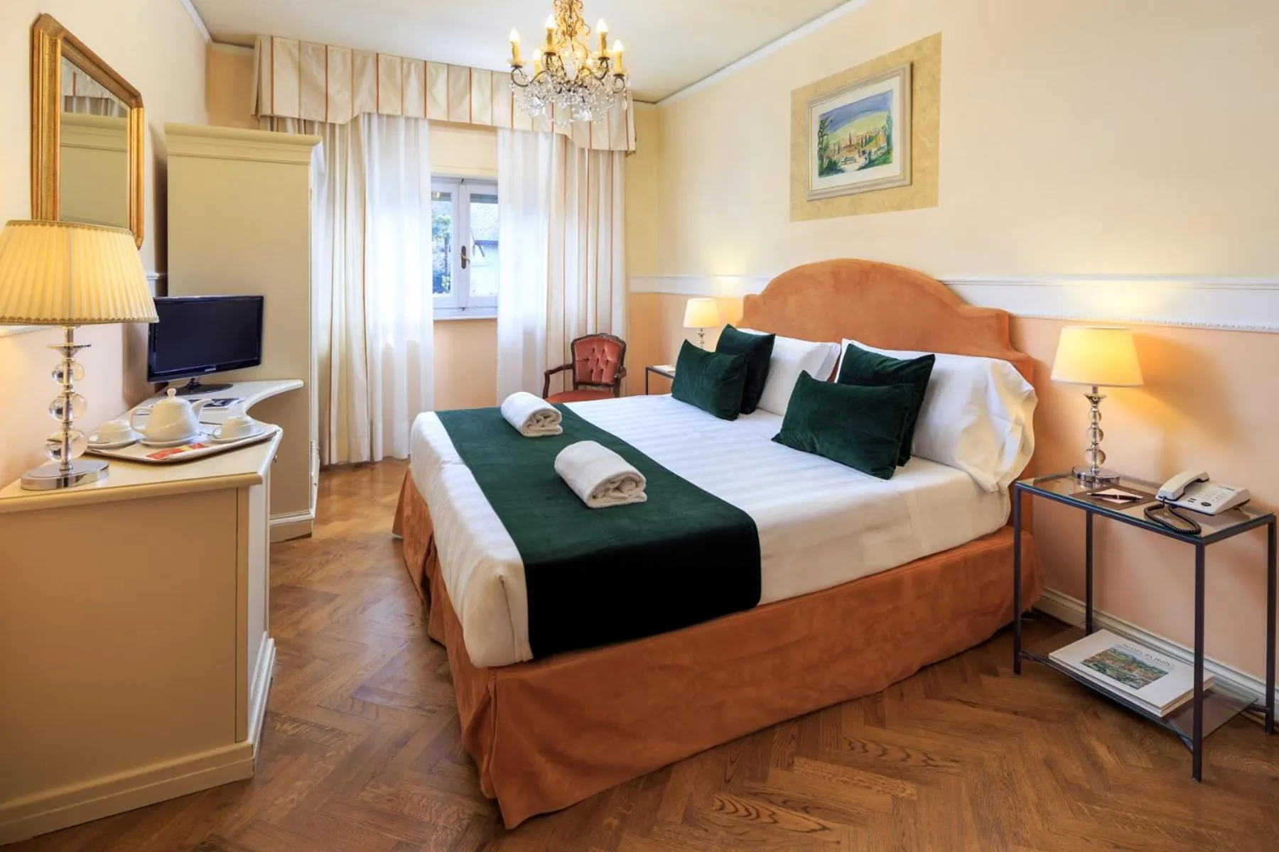 Bed in Hotel Villa Carlotta