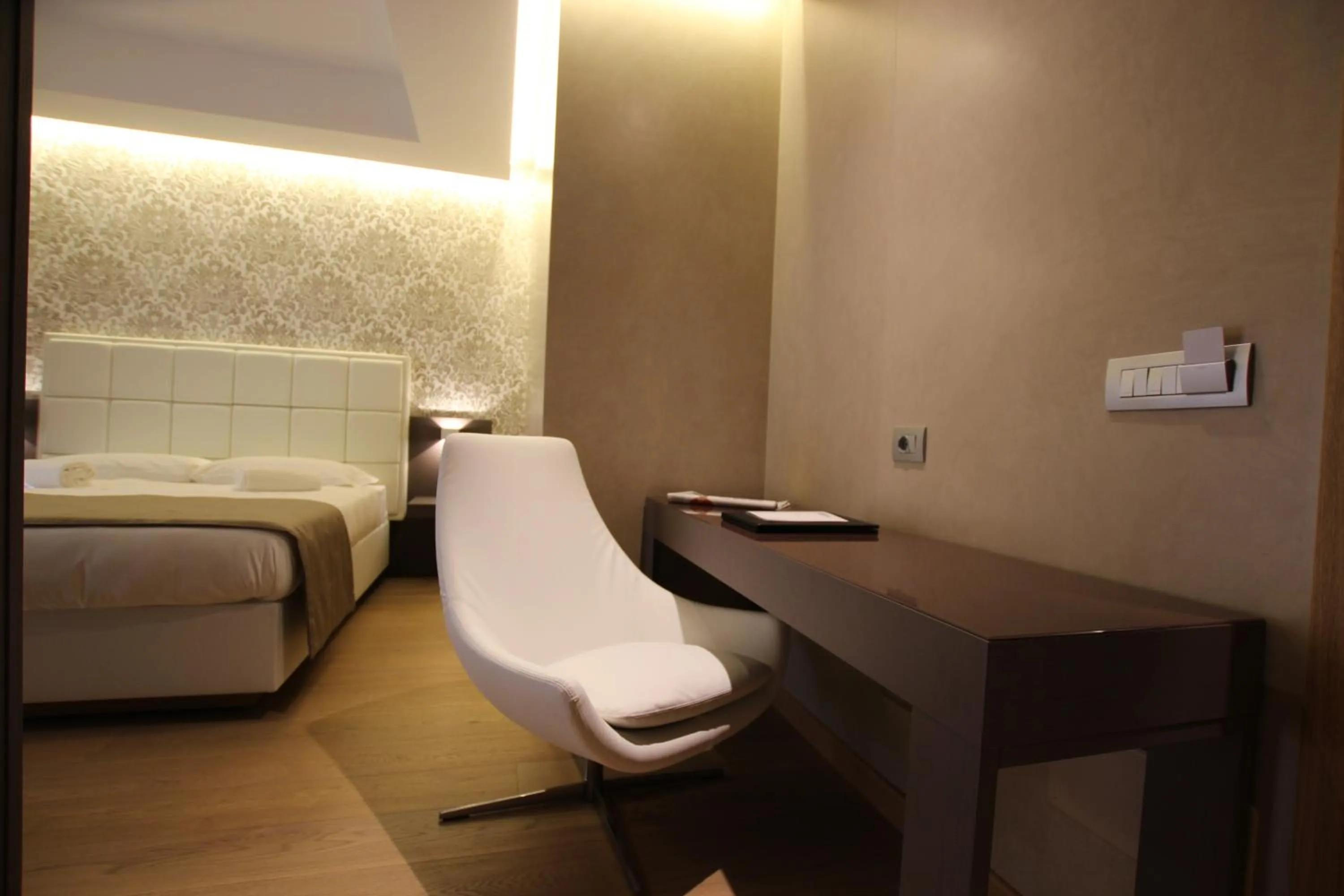 Decorative detail, Bed in Mokinba Hotels Baviera