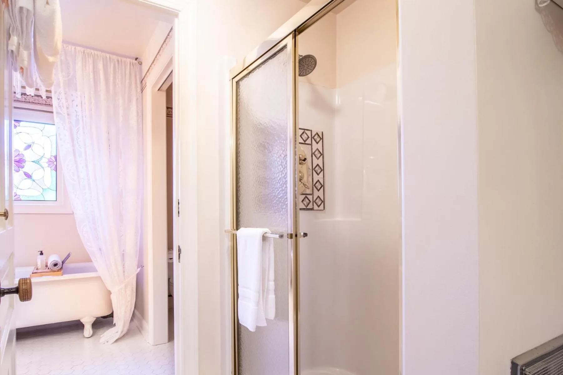 The Oaks Victorian Inn