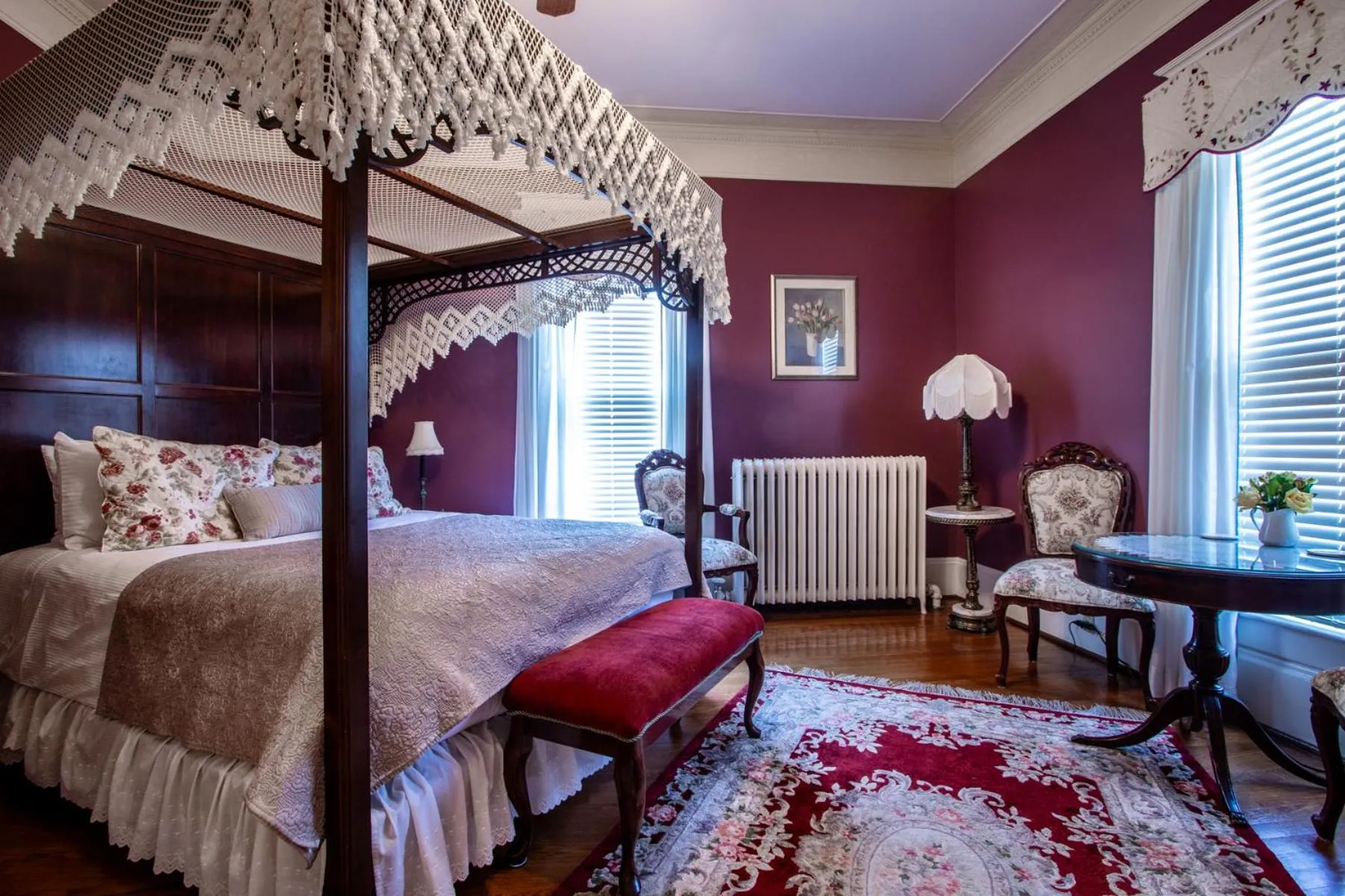 Bed in The Oaks Victorian Inn