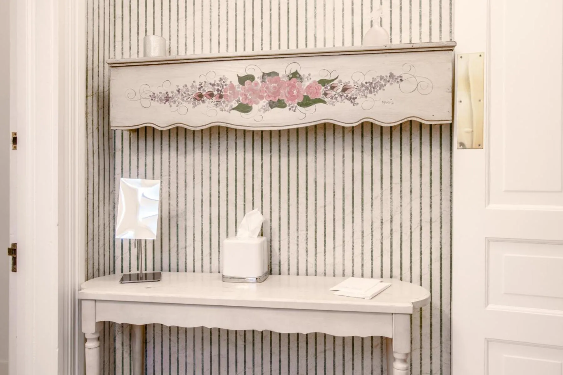 The Oaks Victorian Inn