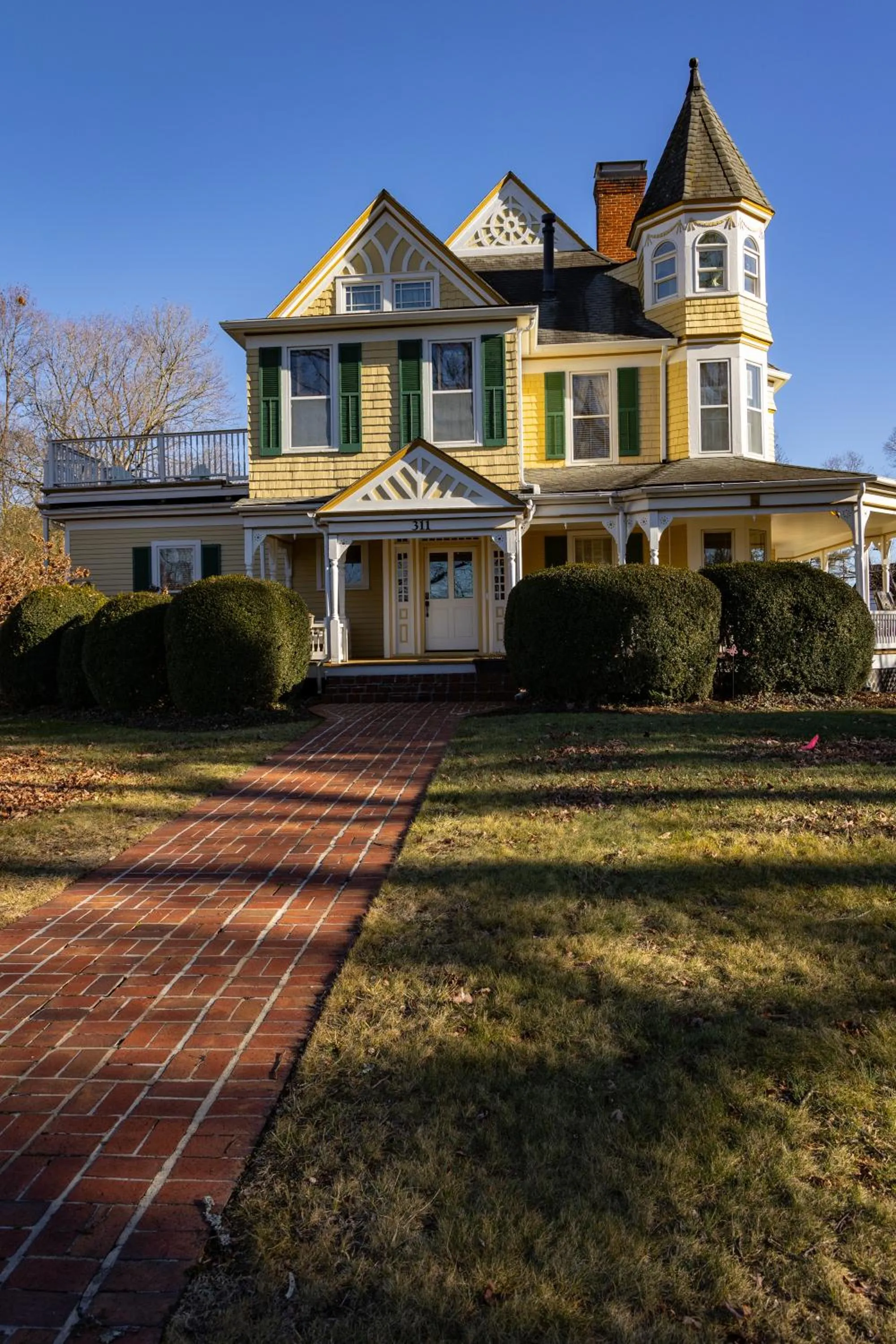 The Oaks Victorian Inn