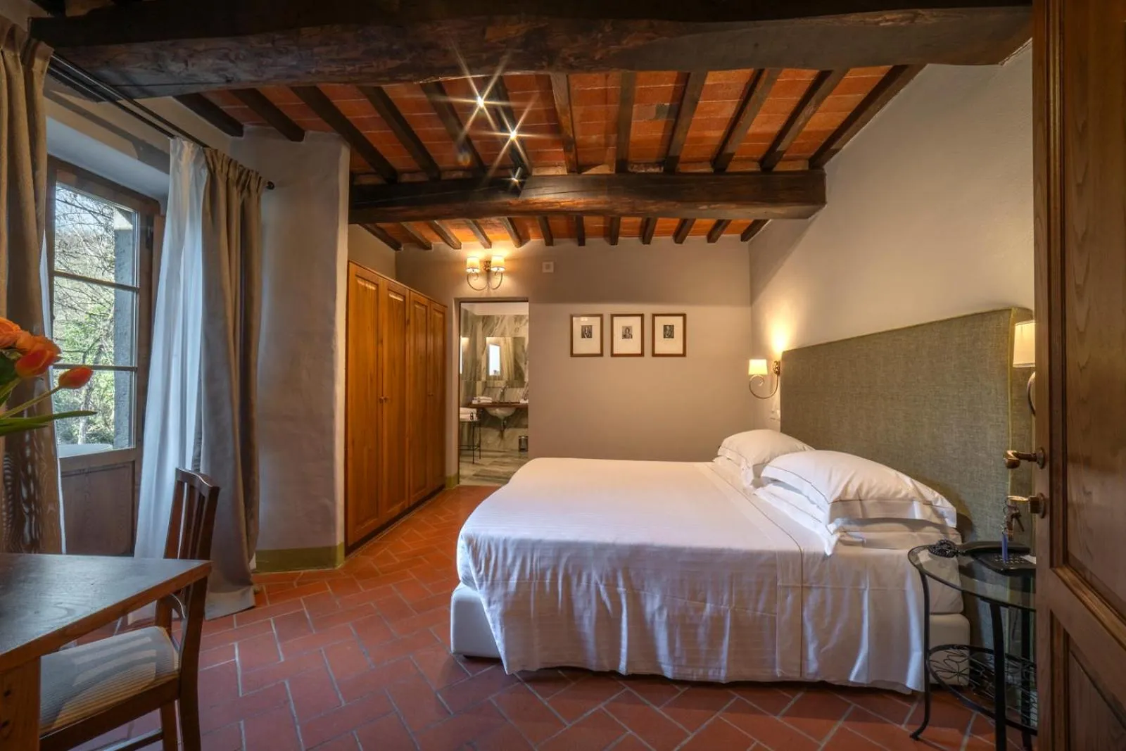 Patio, Bed in Ultimo Mulino Country Hotel
