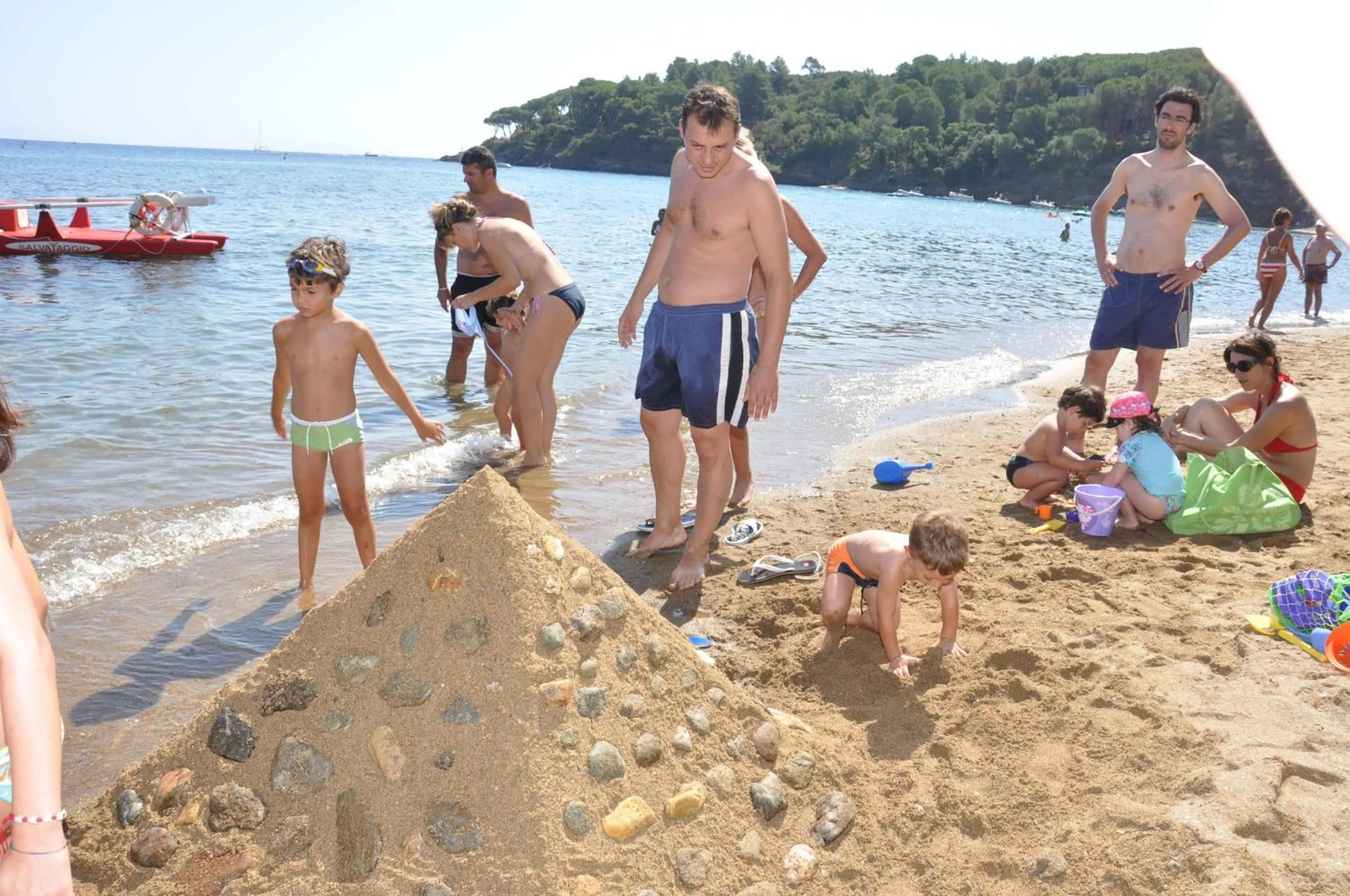 People in Hotel Le Acacie