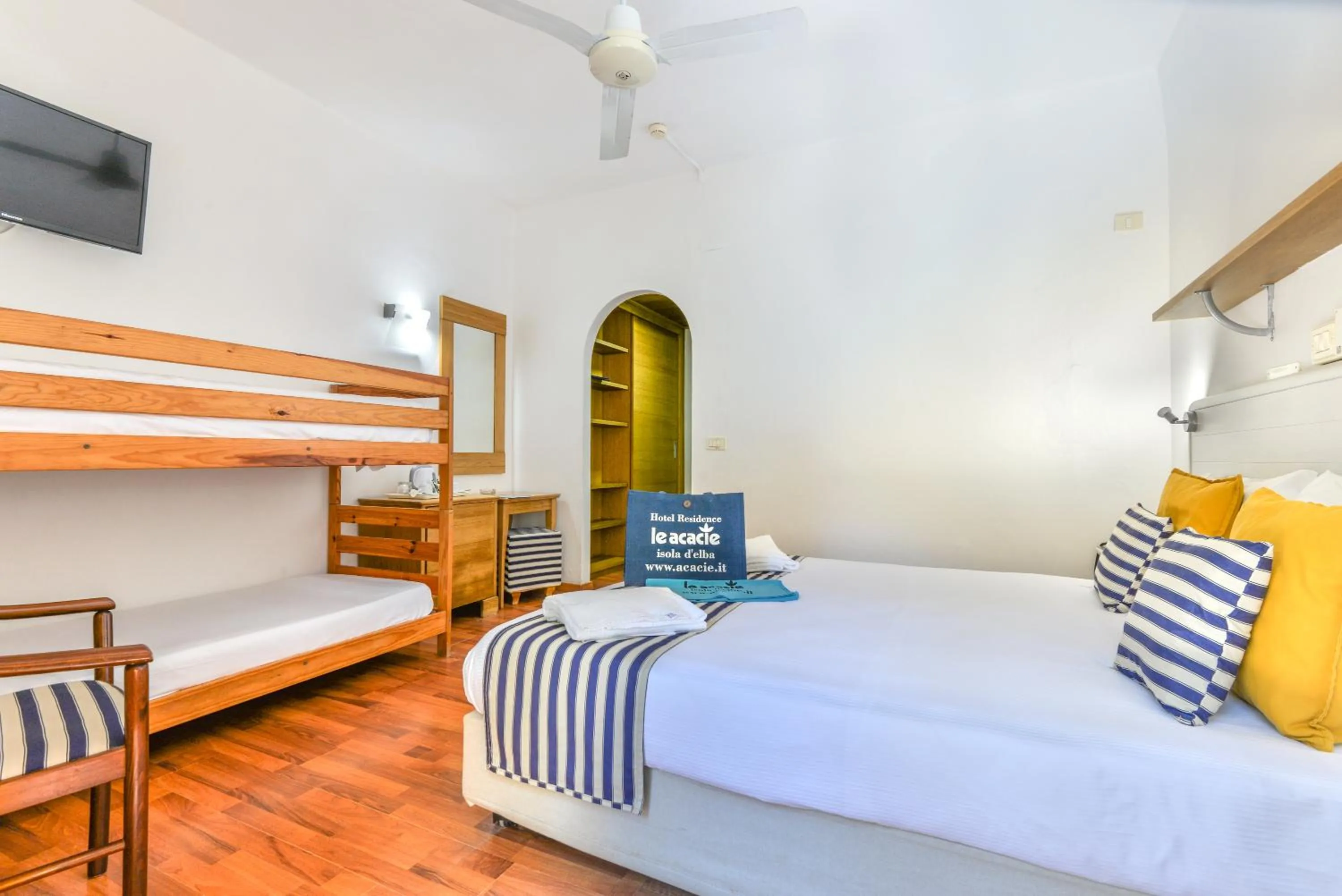 Bedroom, Bed in Hotel Le Acacie