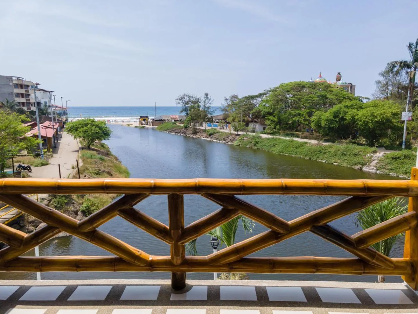 Day in Hotel Sol y Playa Montañita