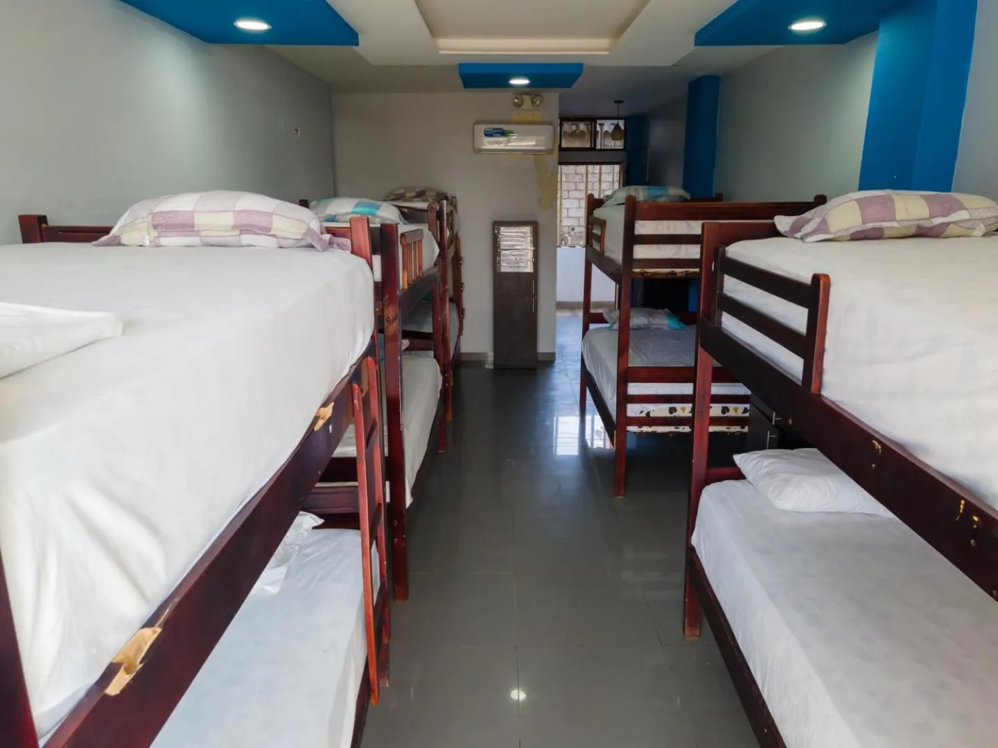 Photo of the whole room, Bed in Hotel Sol y Playa Montañita