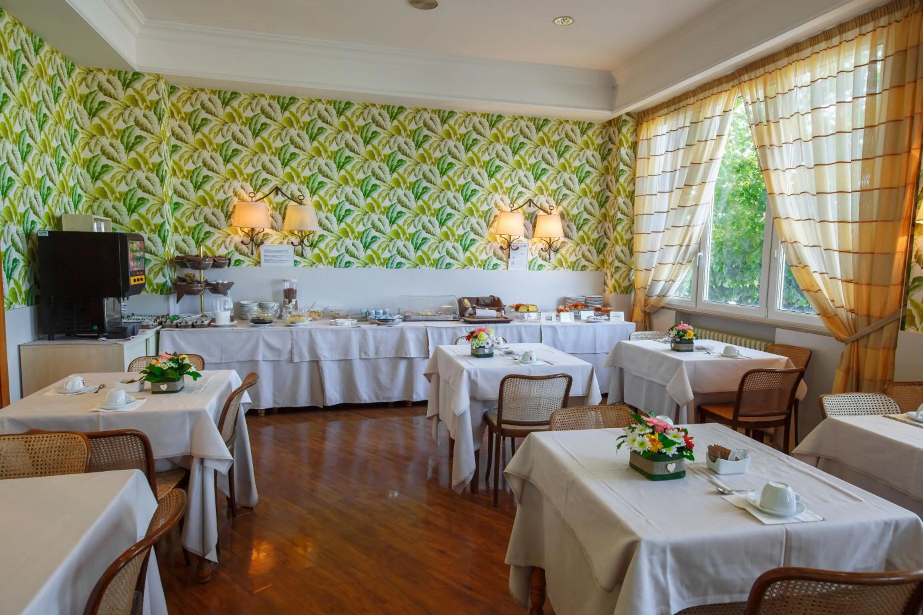 Restaurant/places to eat in Hotel Lidò