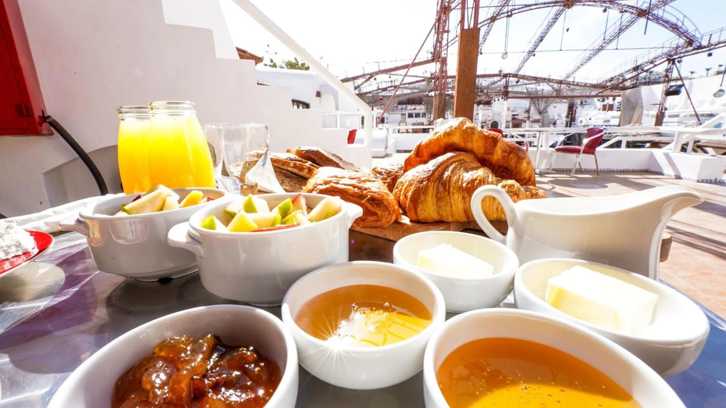 Food and drinks in Sanafir Hotel - El Pacha Suites Sharm - Adults Only